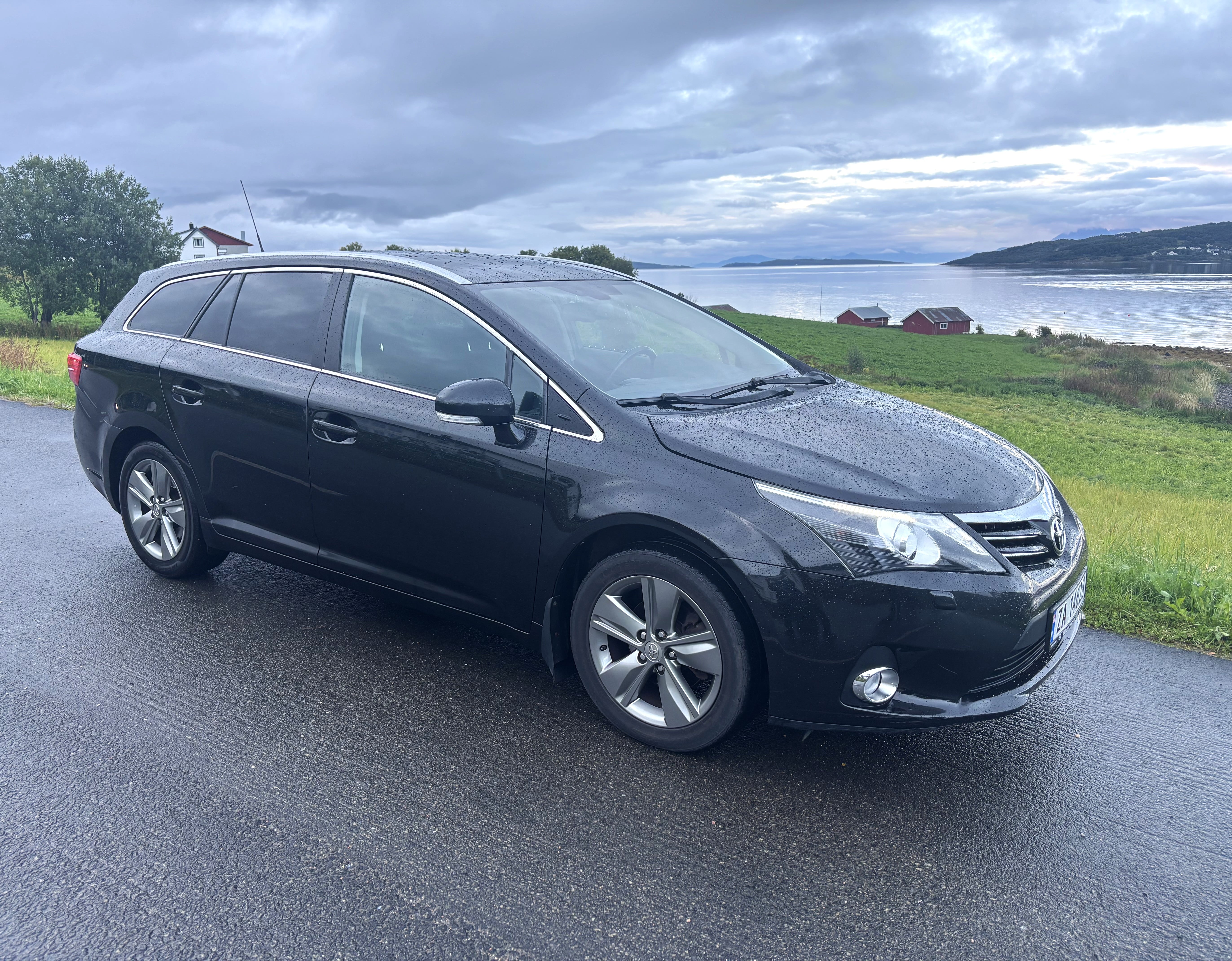 Toyota Avensis SW med Vinterdekk