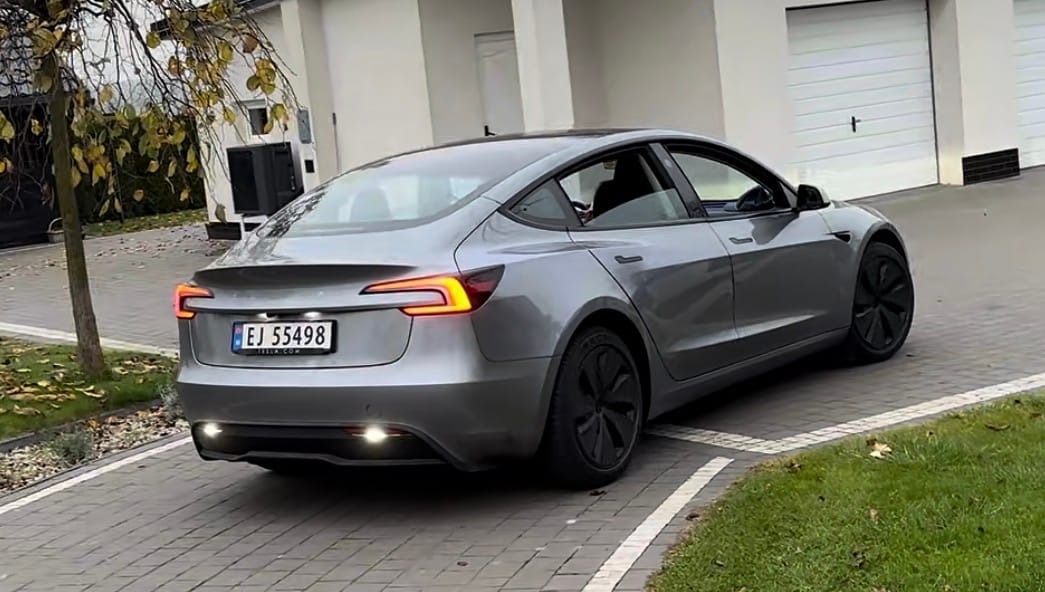 Tesla Model 3 Standard Range med Ryggekamera