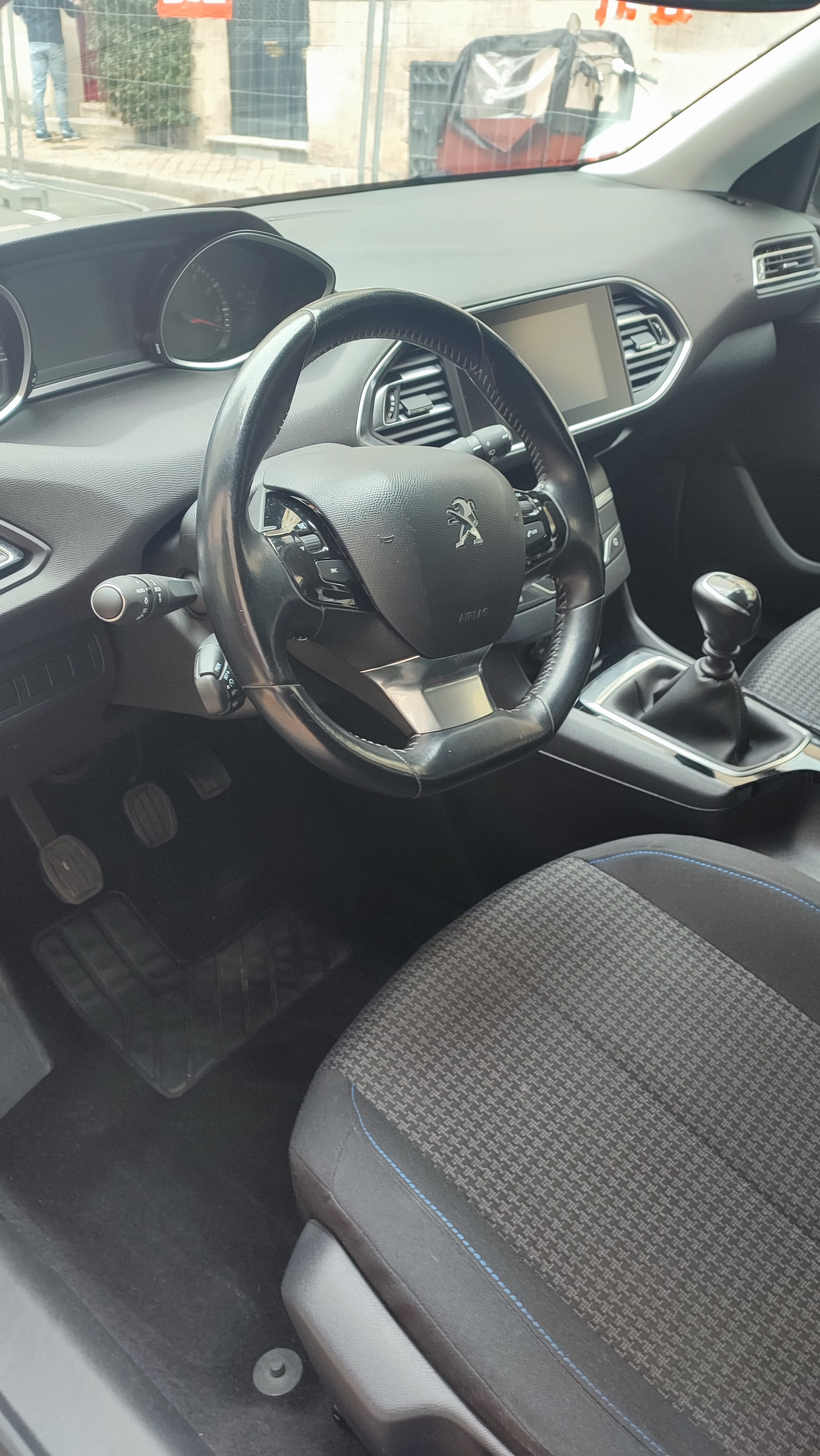 Peugeot 308 avec Entrée audio / iPod