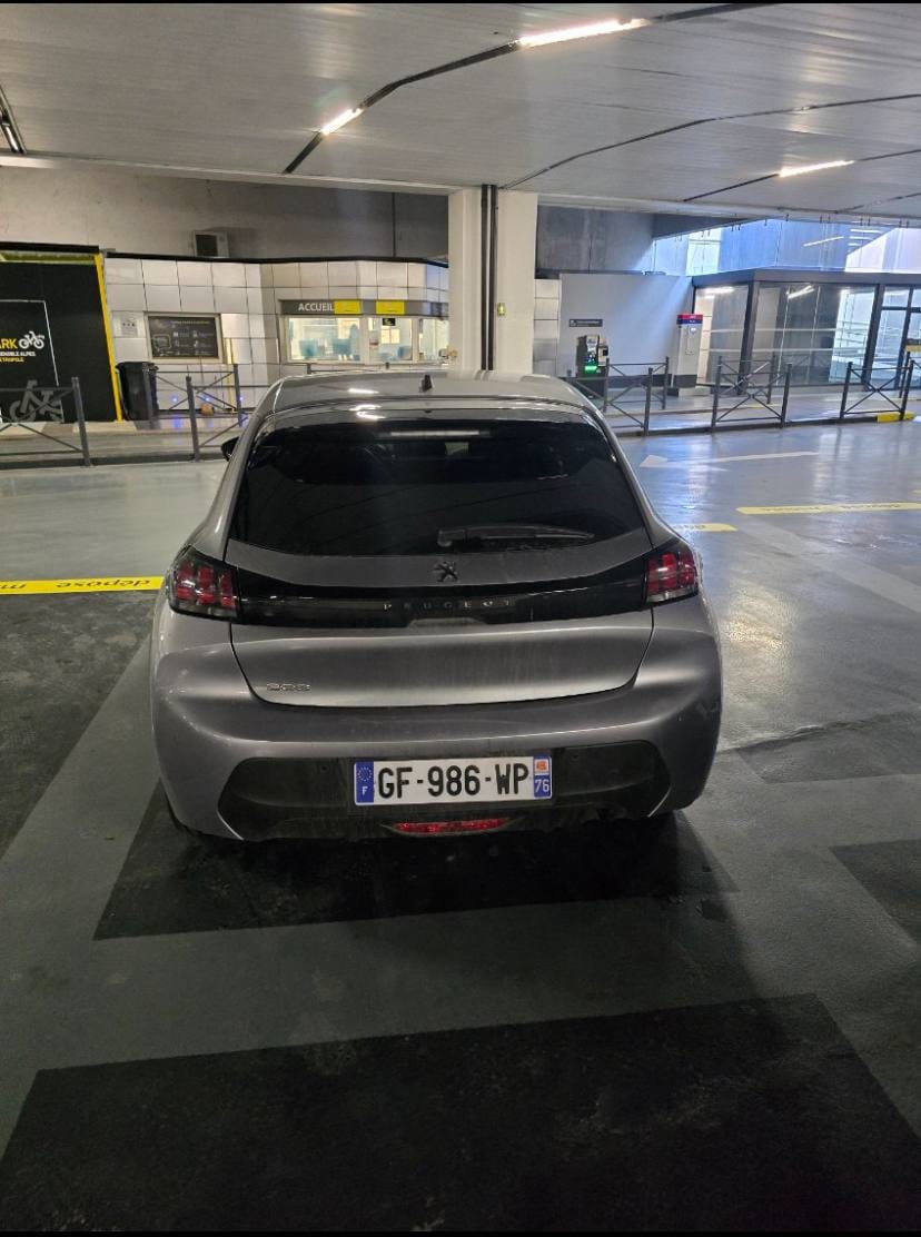 Peugeot 208 #986 Grenoble avec Climatisation