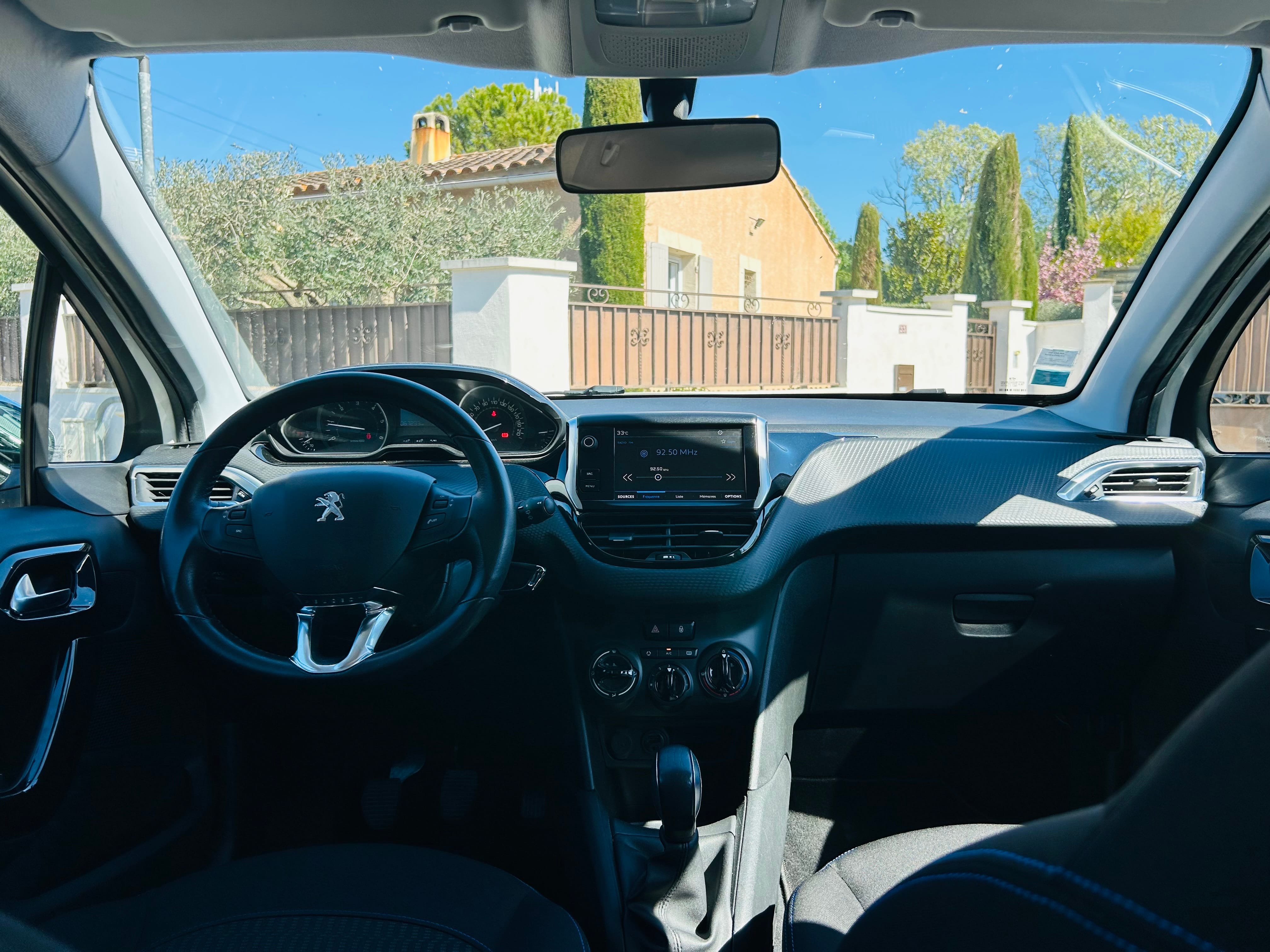 Peugeot 208 avec GPS