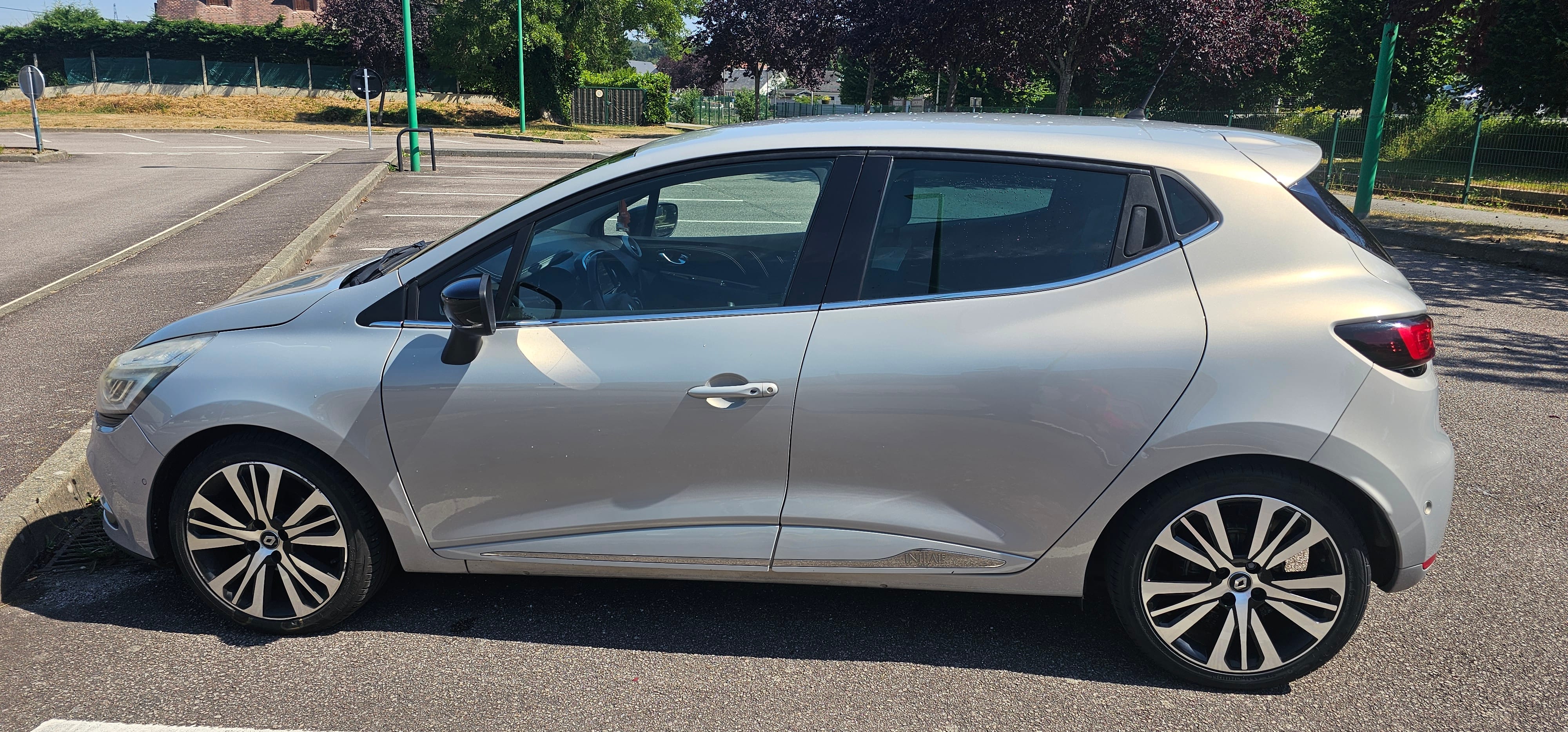 Renault Clio avec Climatisation