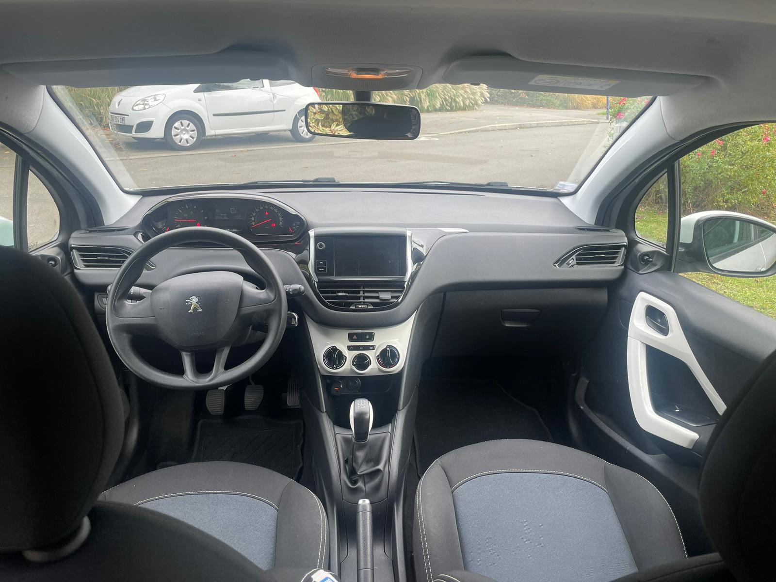 Peugeot 208 avec GPS