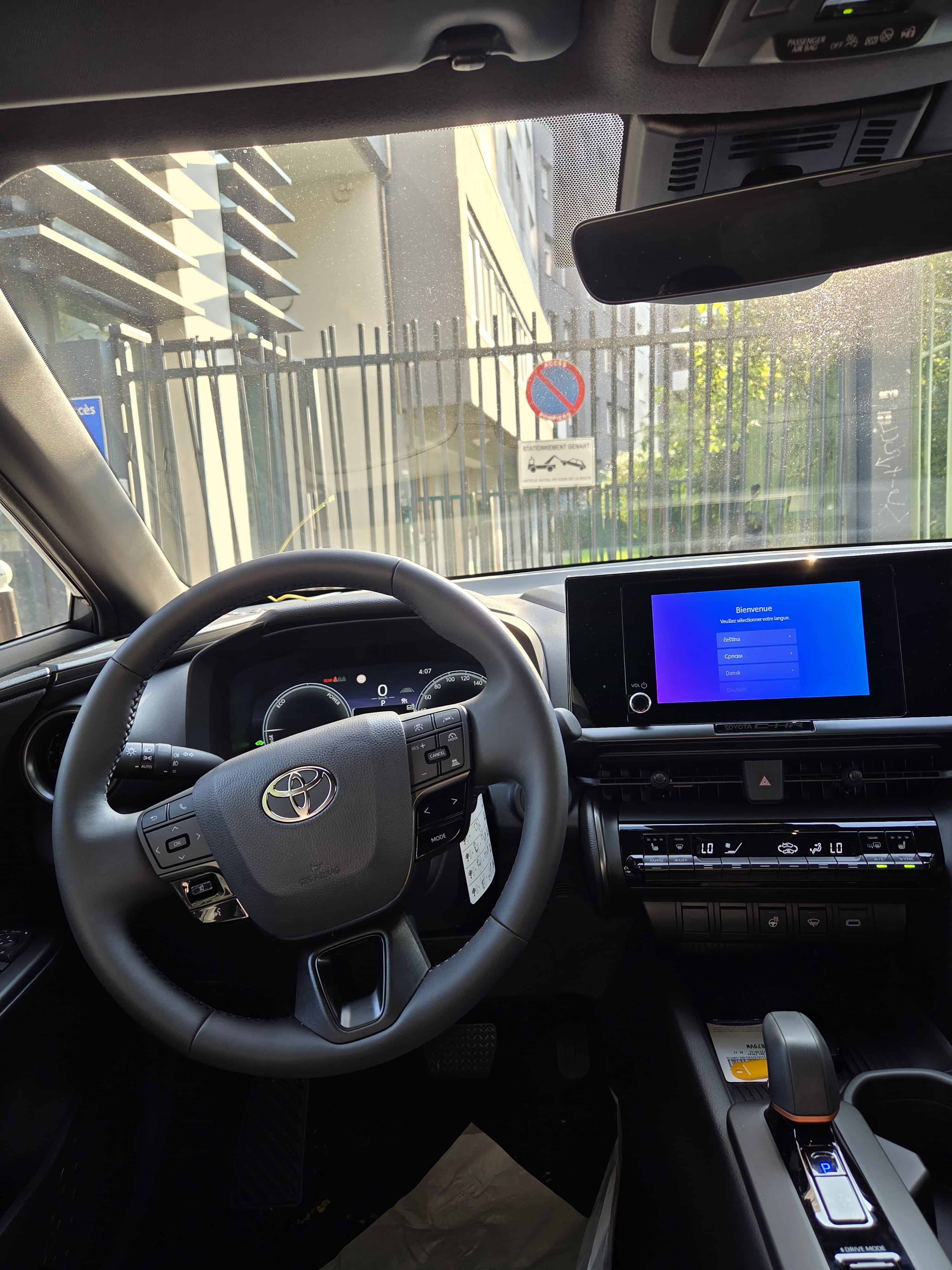Toyota C-HR Hybrid avec GPS