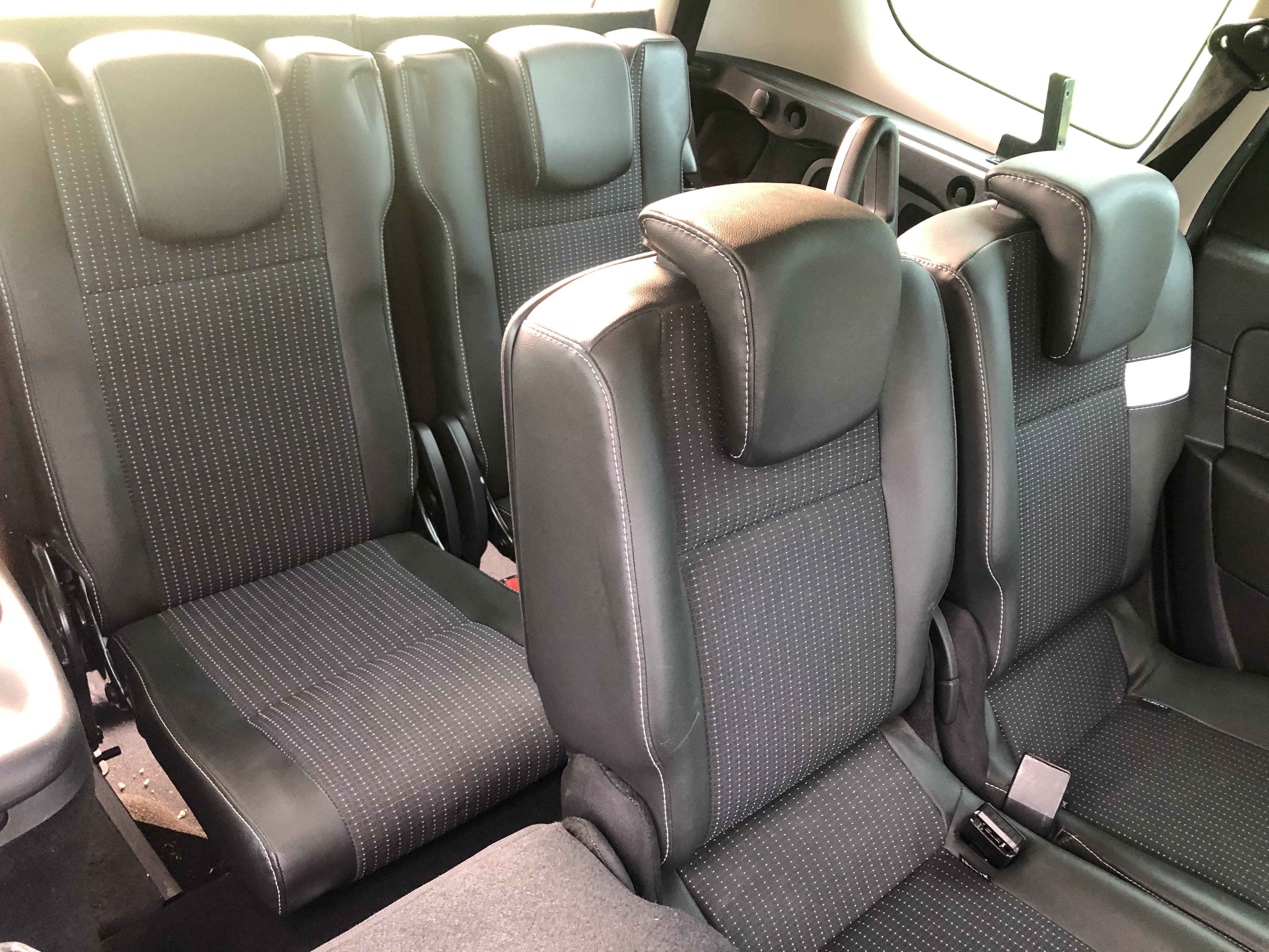 Renault Grand Scenic  Accès exclusif dans la Gare de Bordeaux - Louez le Grand Scénic 7 Places – Spacieux