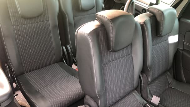 Renault Grand Scenic Accès exclusif dans la Gare de Bordeaux - Louez le Grand Scénic 7 Places – Spacieux