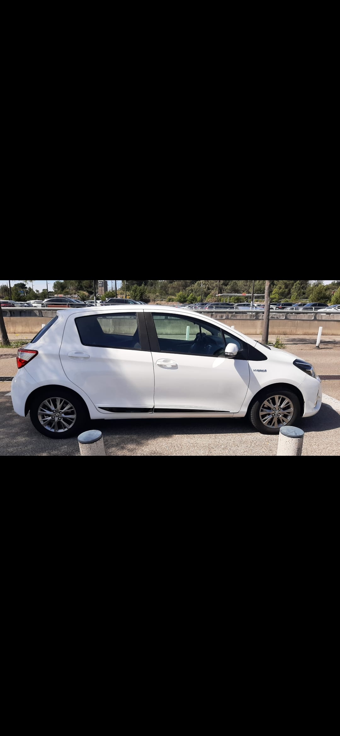 Toyota Yaris Hybride with Cruise control