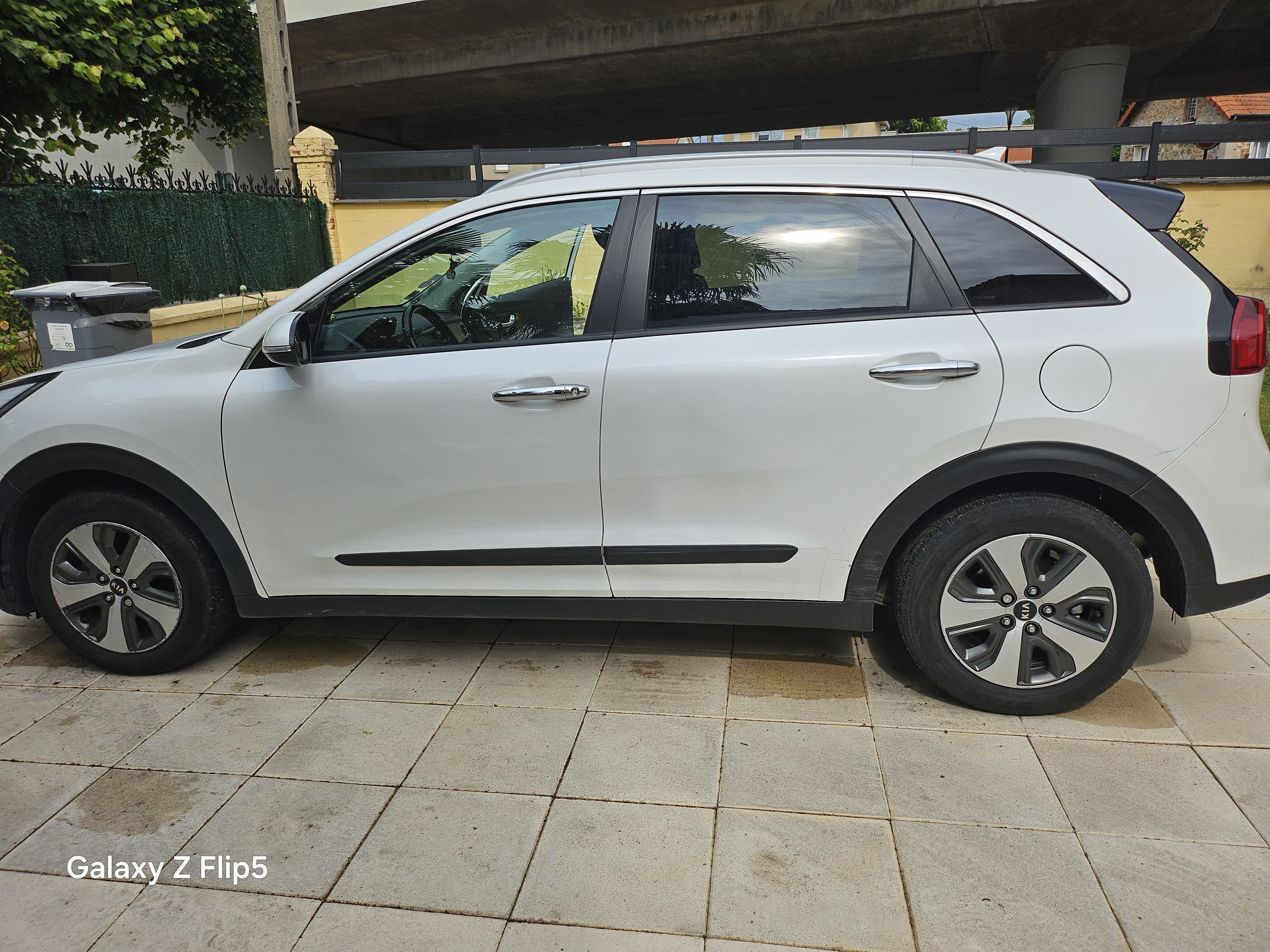 Kia Niro Hybride, 2018, Essence 95 / Électrique (hybride), automatique