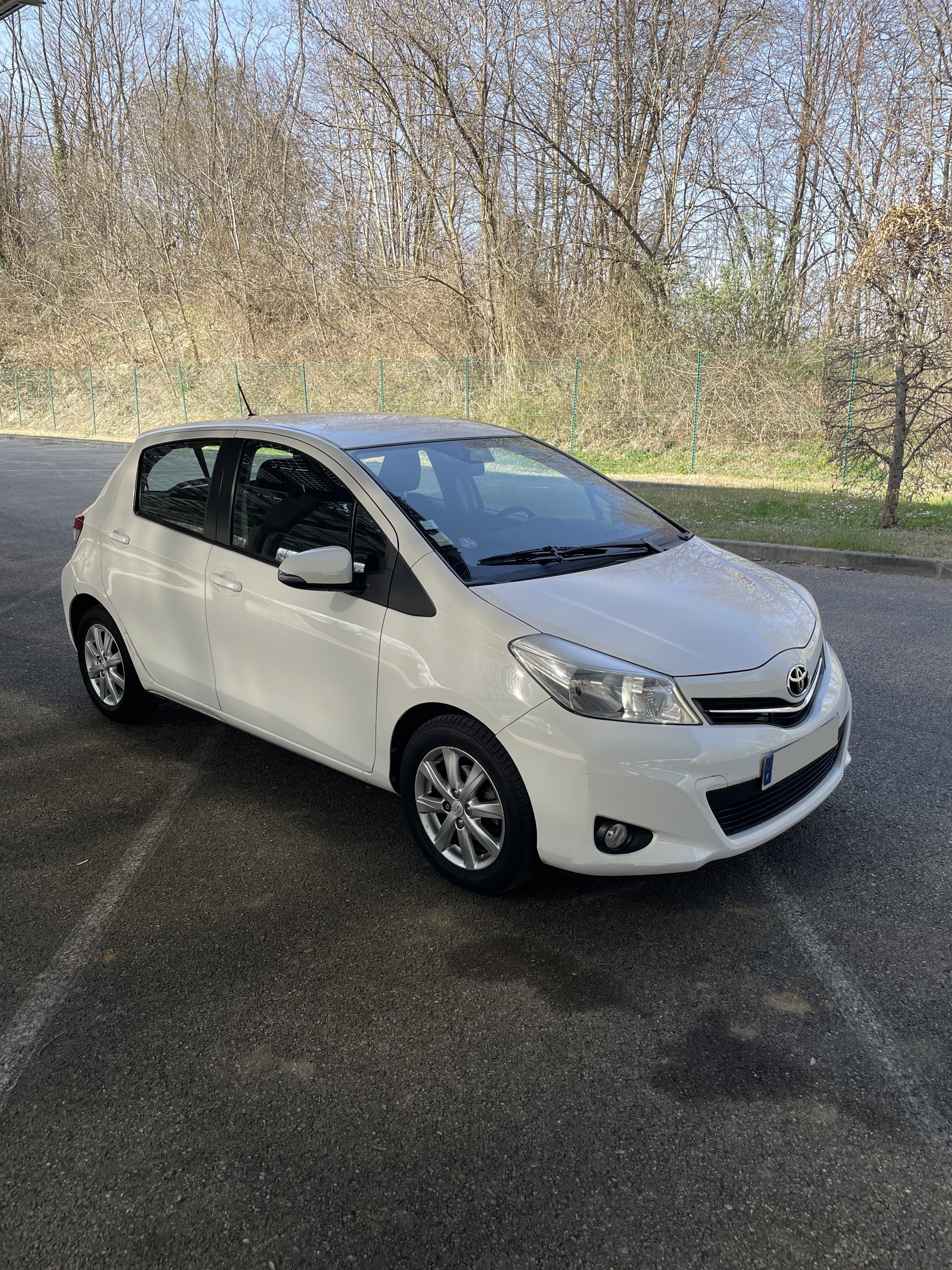 Toyota Yaris, 2014, Essence 95