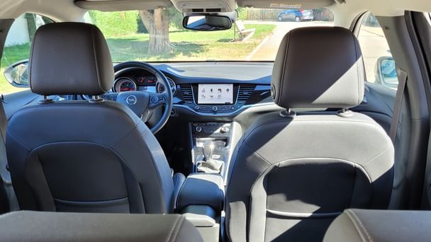 Opel Astra Break Tres bien équipée avec GPS