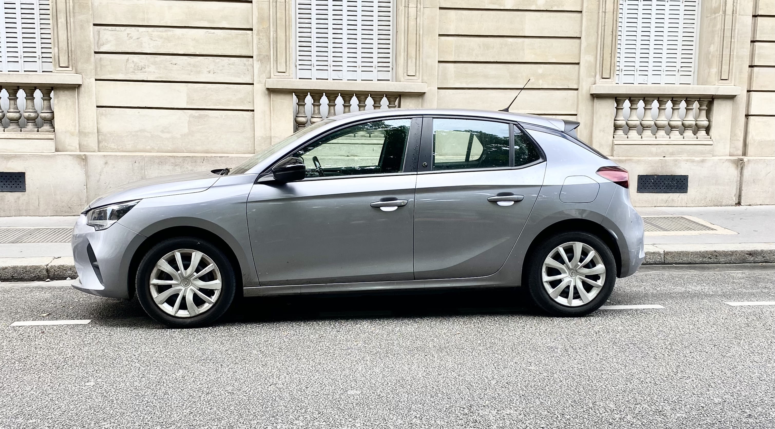 Opel Corsa-E avec Climatisation