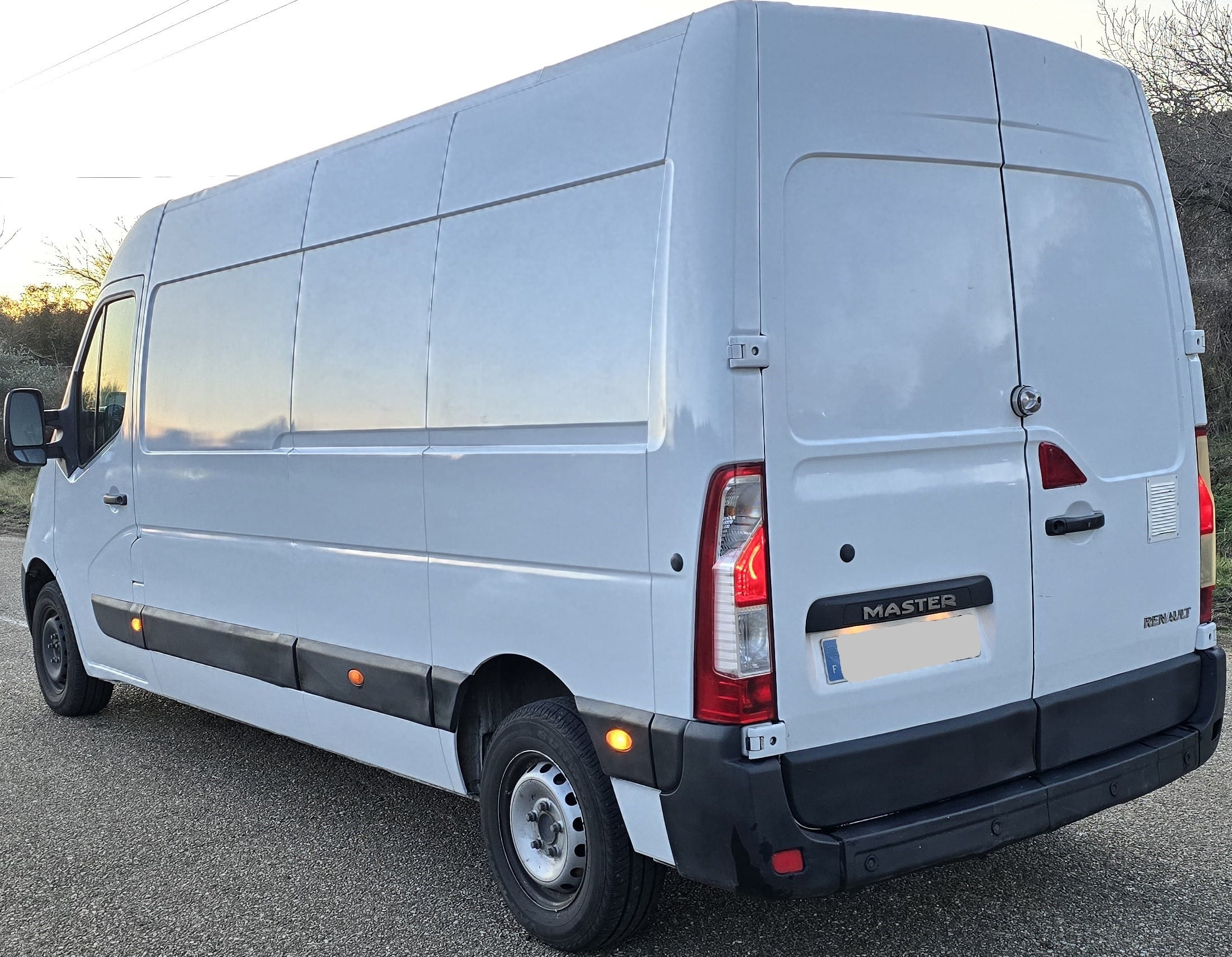 Renault Master with Air conditioning