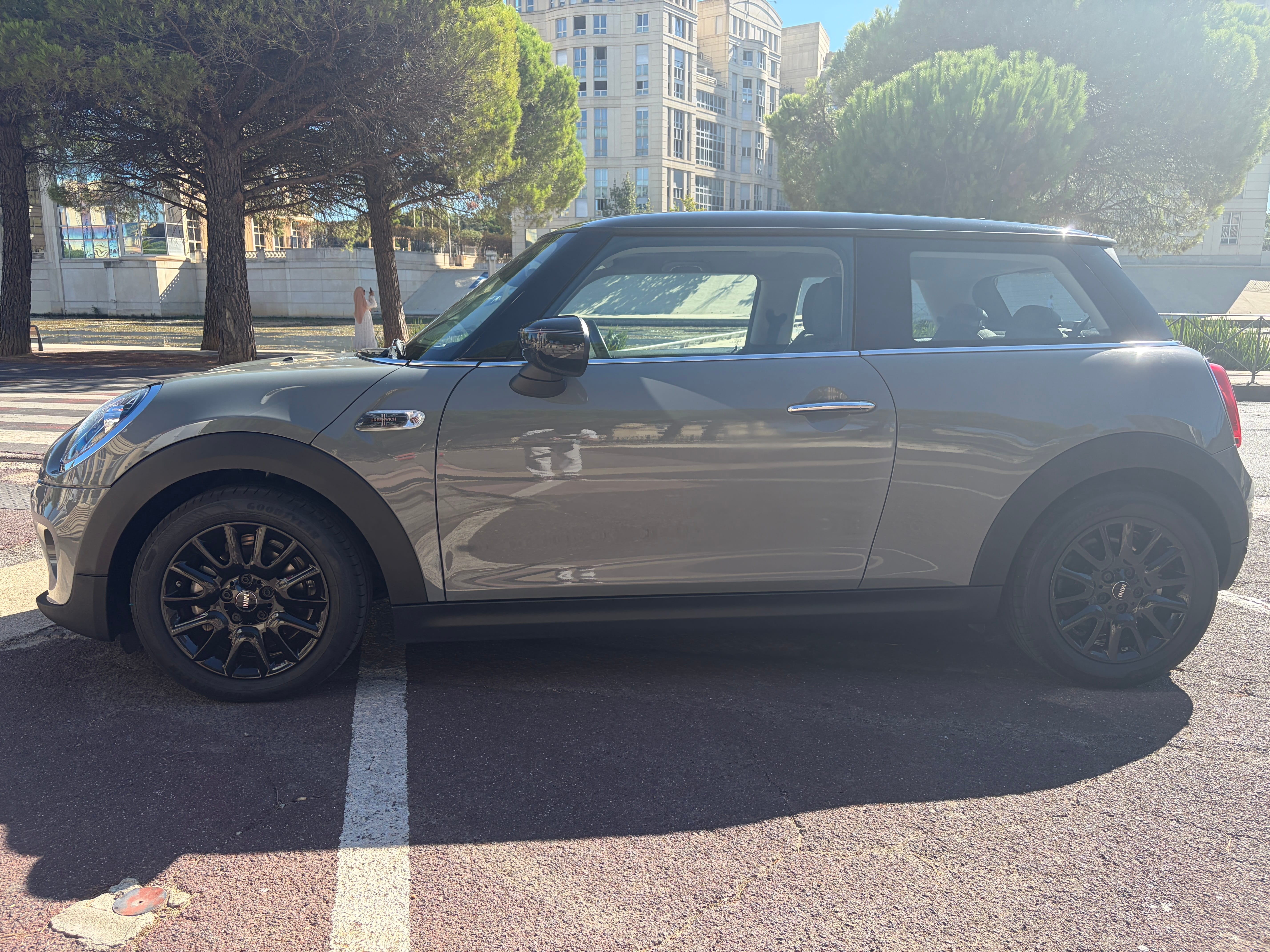 Mini Cooper 3 portes avec Climatisation