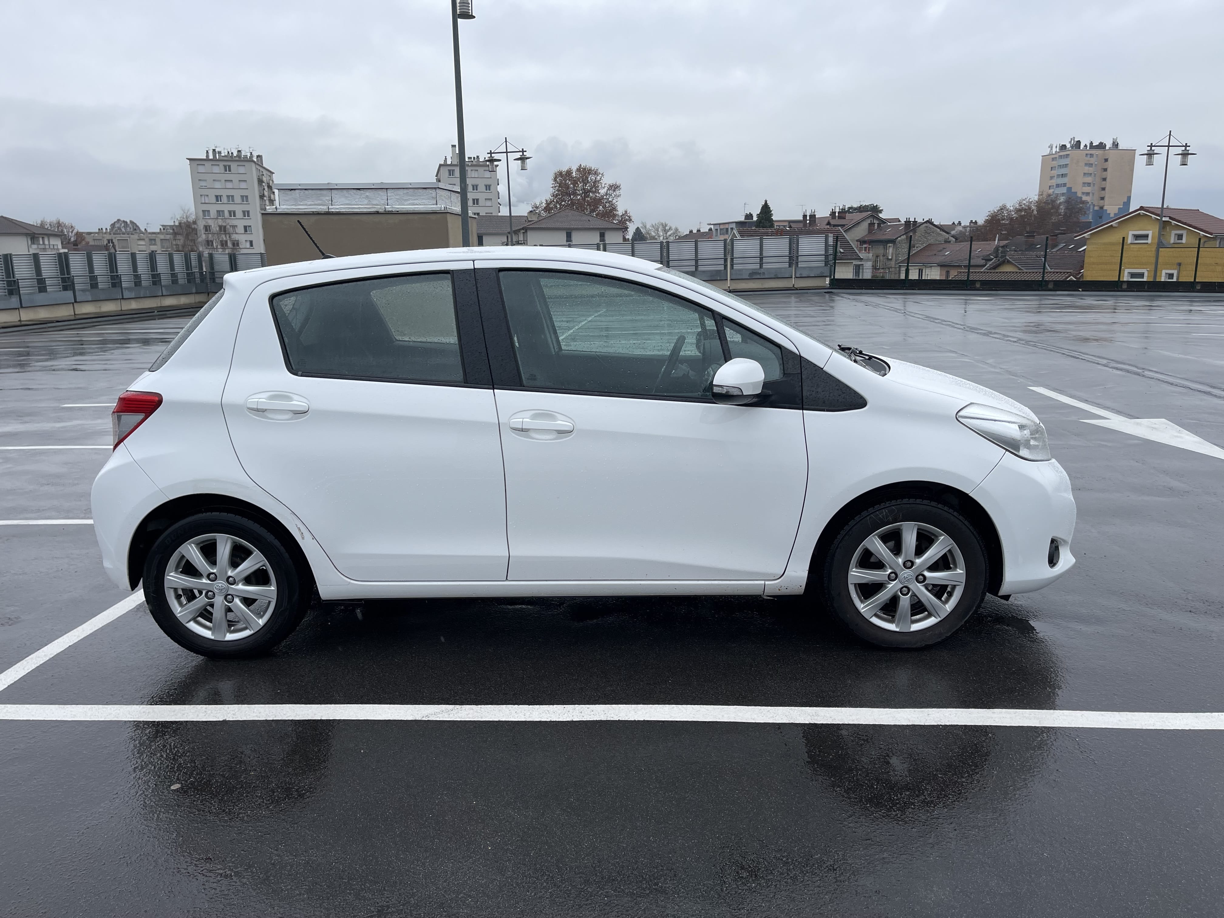 Toyota Yaris Clim - 5 avec Climatisation
