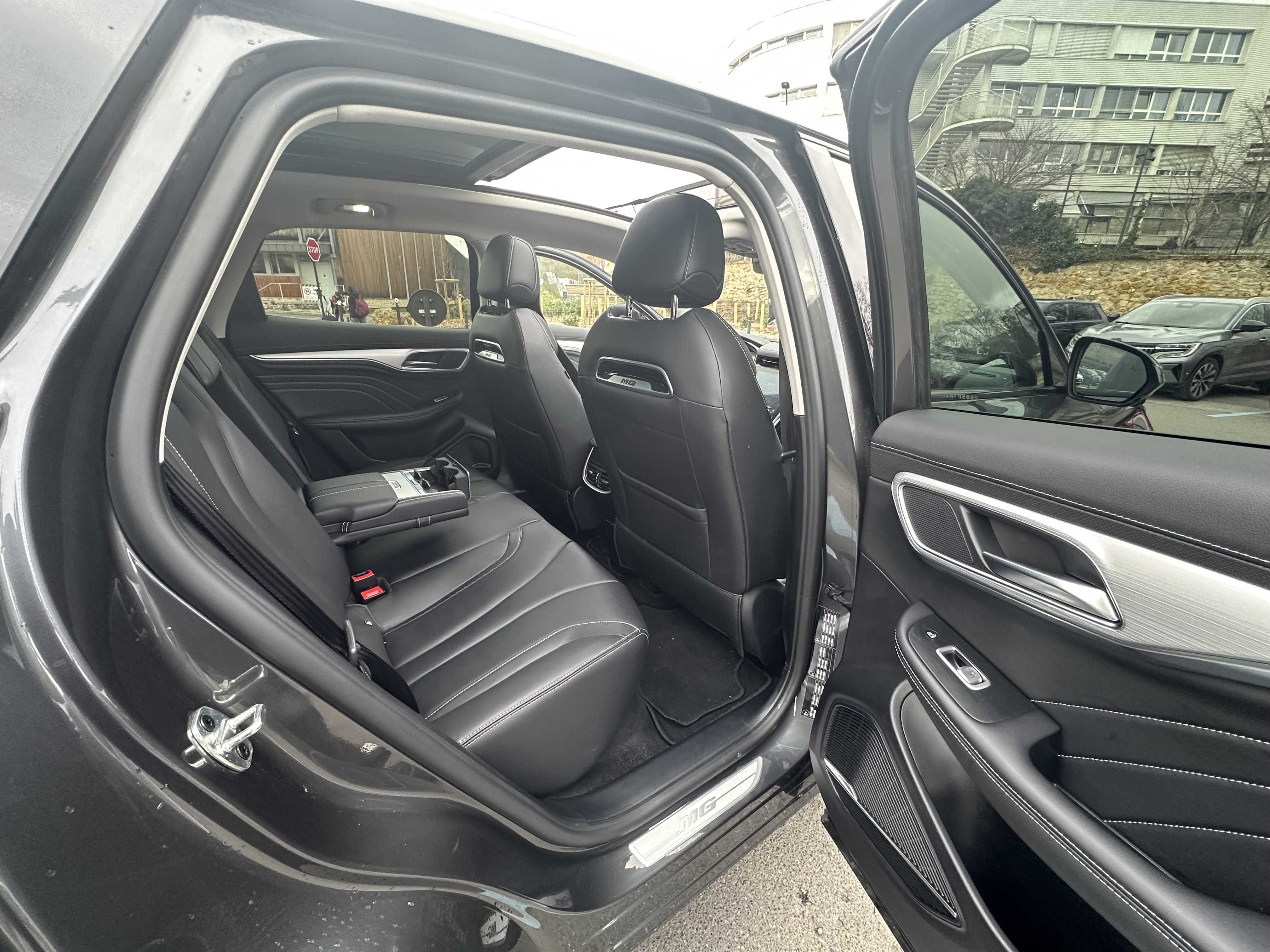 MG Marvel R avec Apple CarPlay