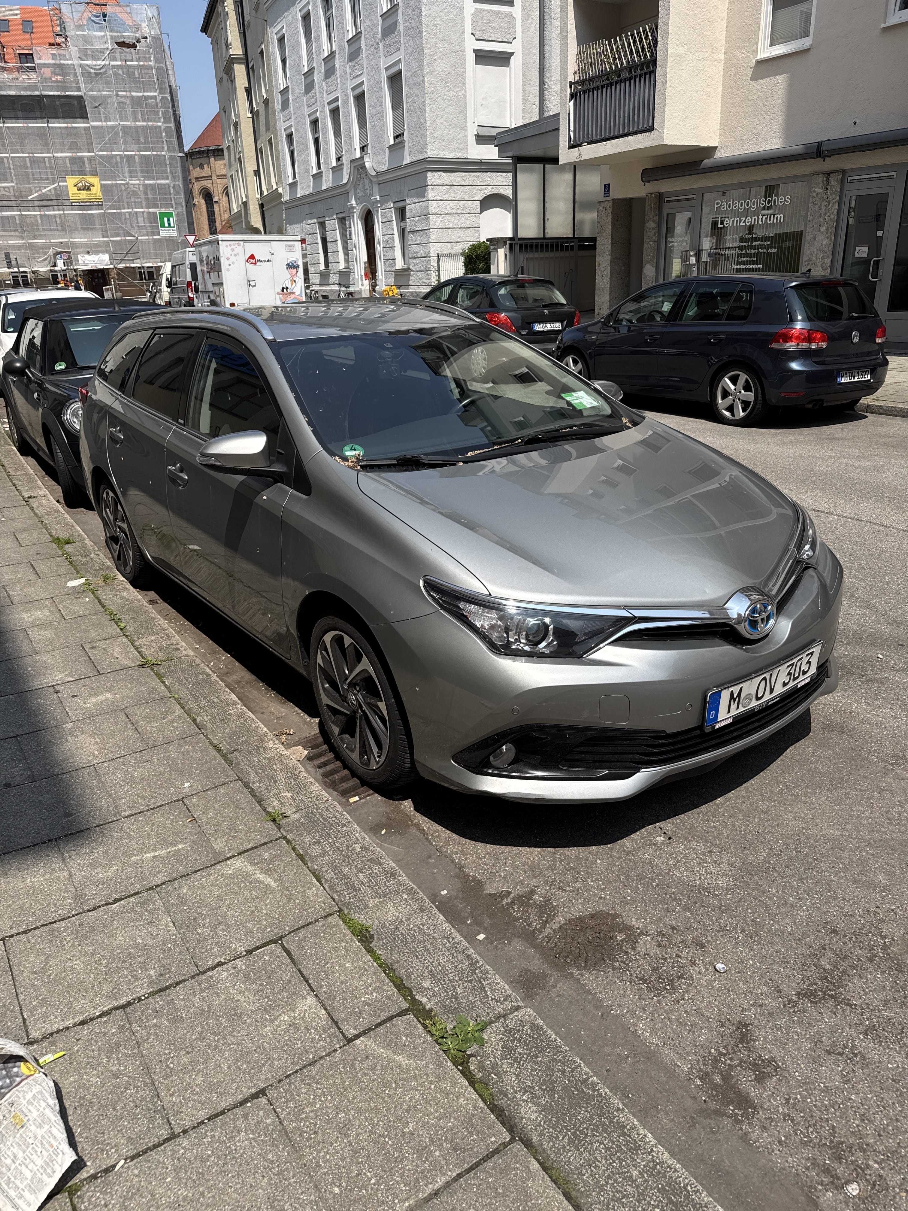 Toyota Auris Touring Sports, 2016, Super 95 / Elektro (Hybrid), Automatik