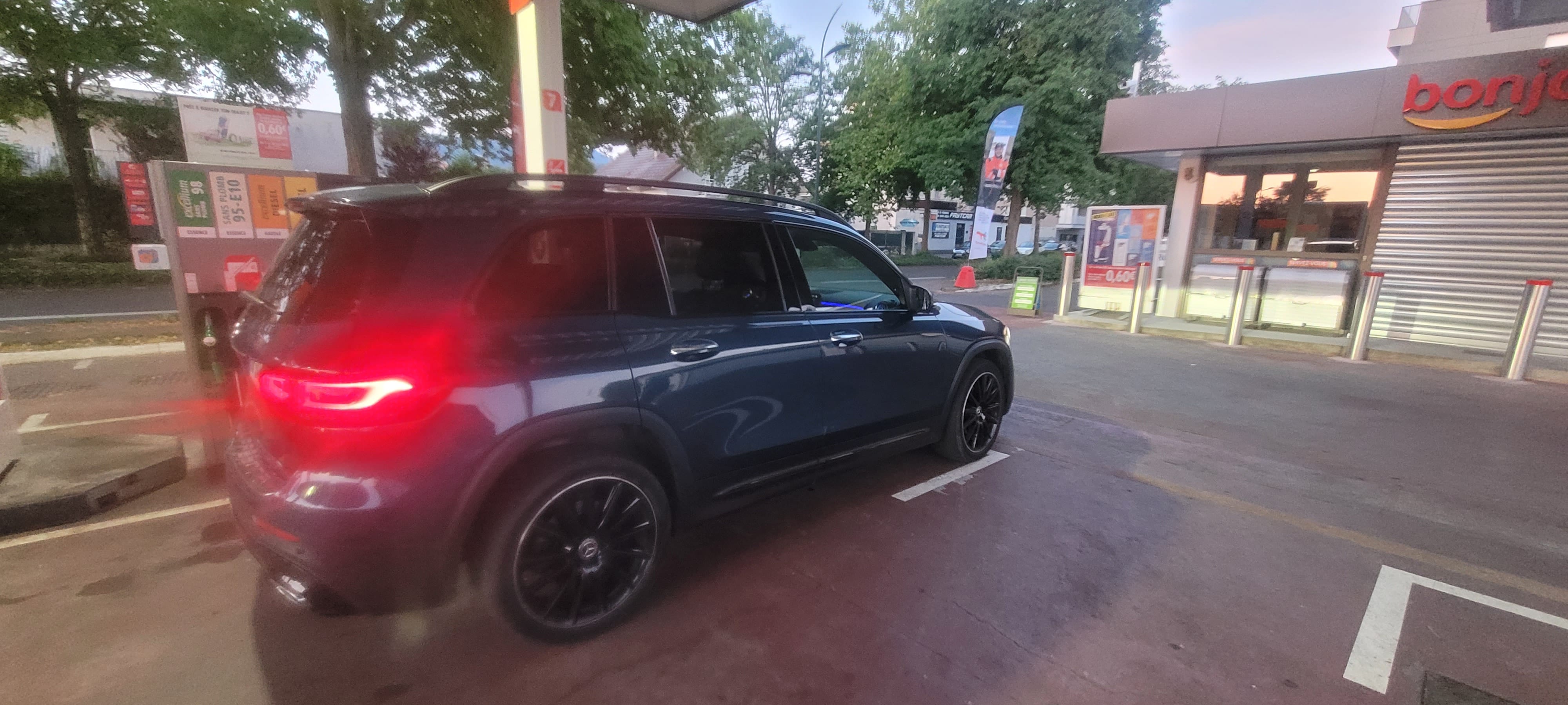 Mercedes-Benz GLB 250