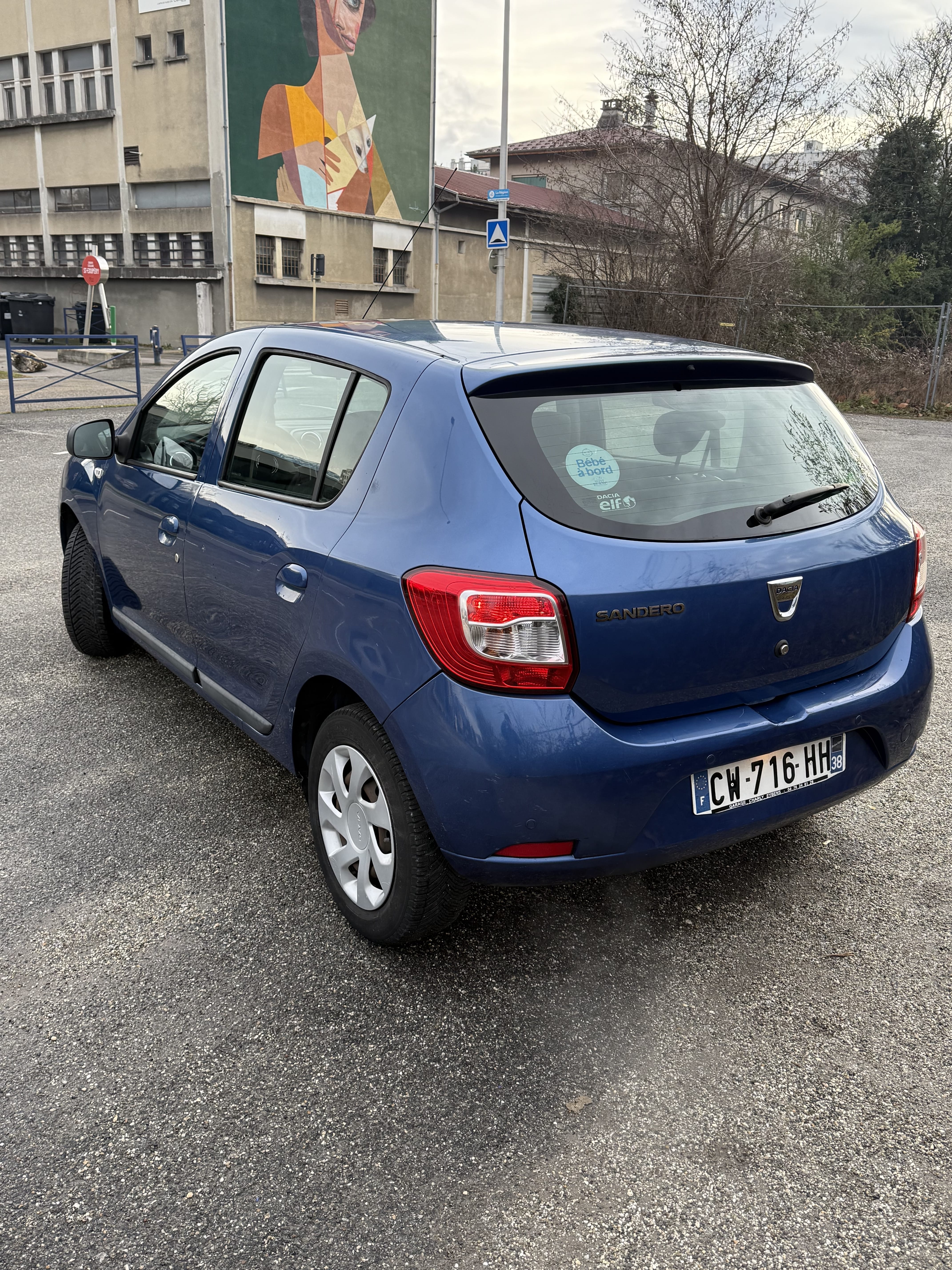 Dacia Sandero 0.9 tce avec Siège bébé
