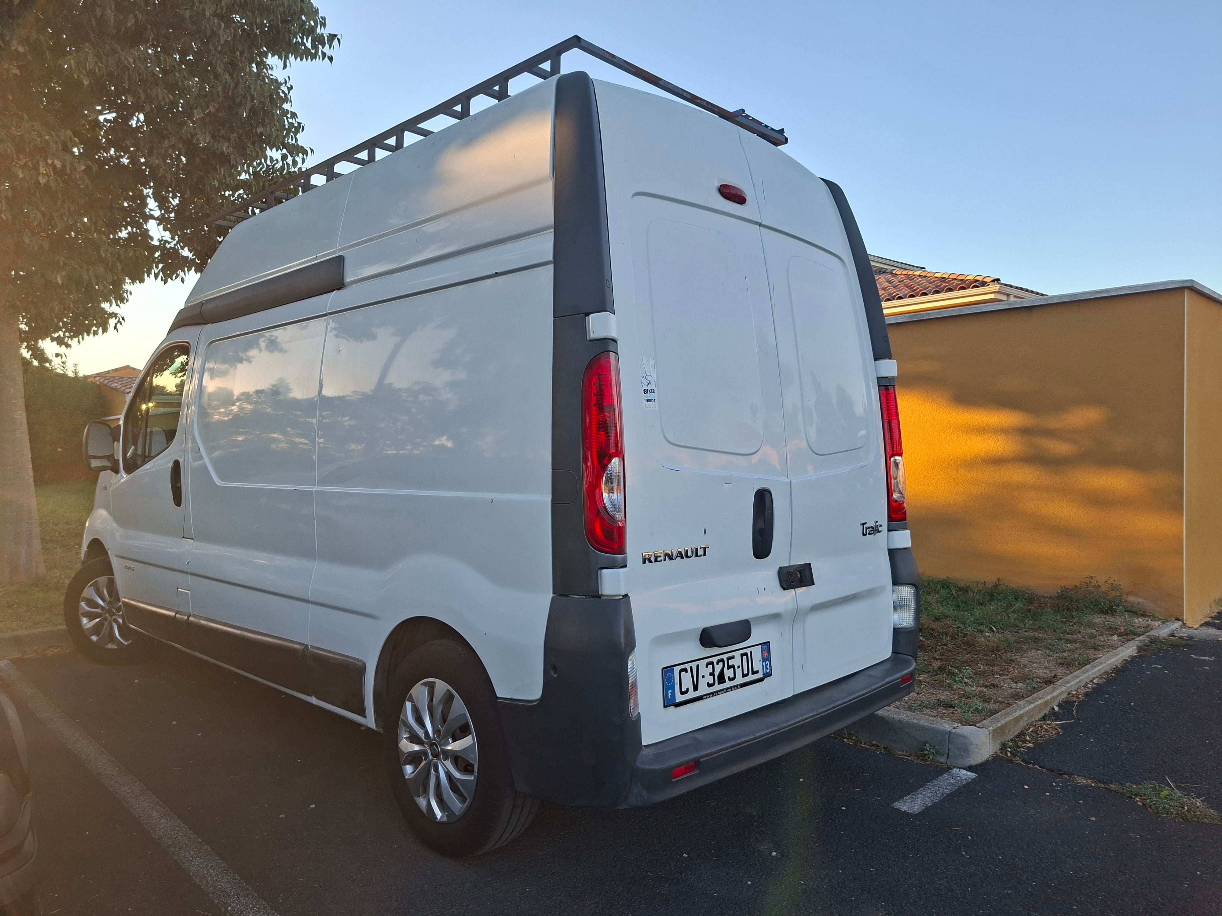 Renault Trafic avec Autoradio