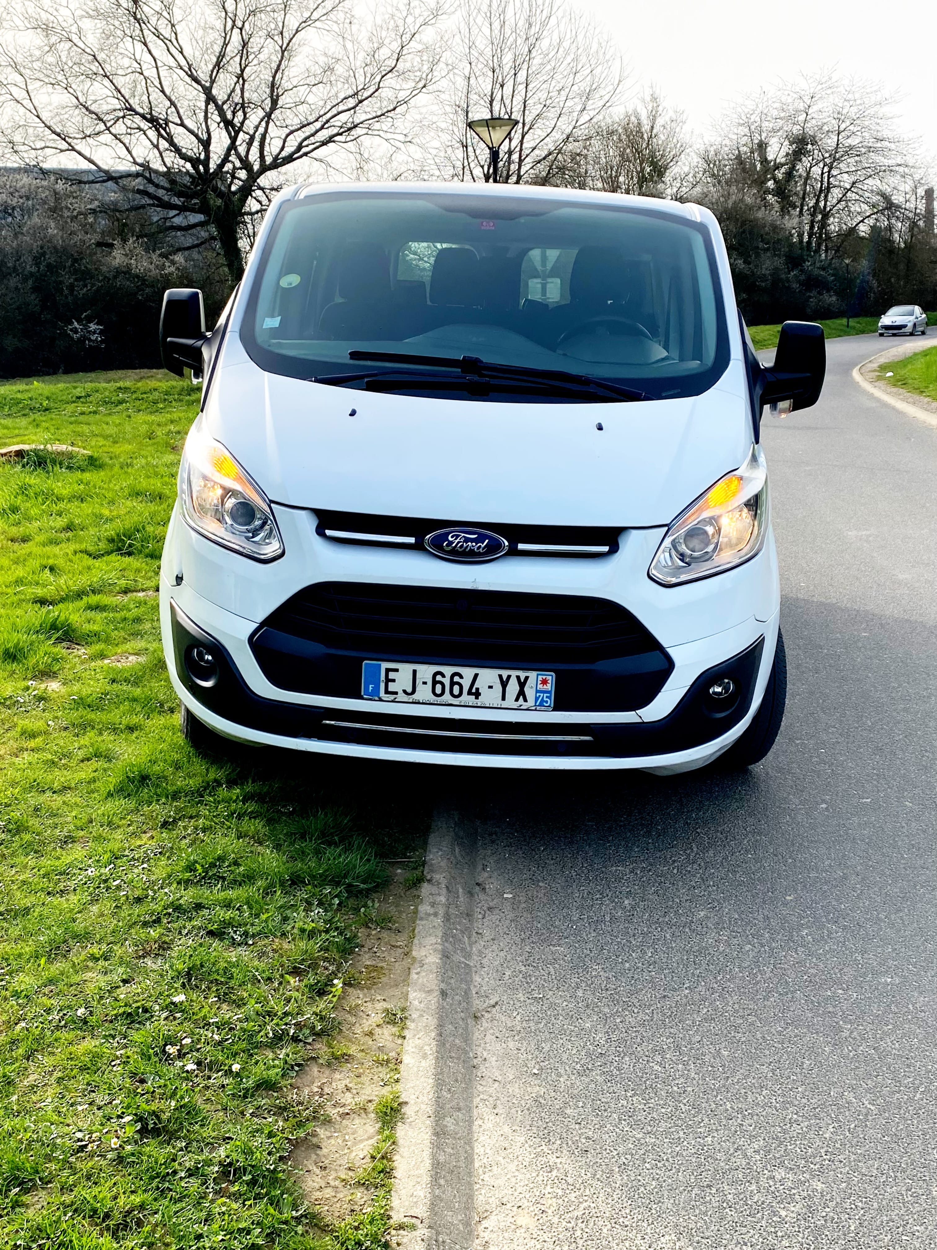 Ford Transit Passenger Van 2.0 TDCI Ecoblue Turbo avec Autoradio