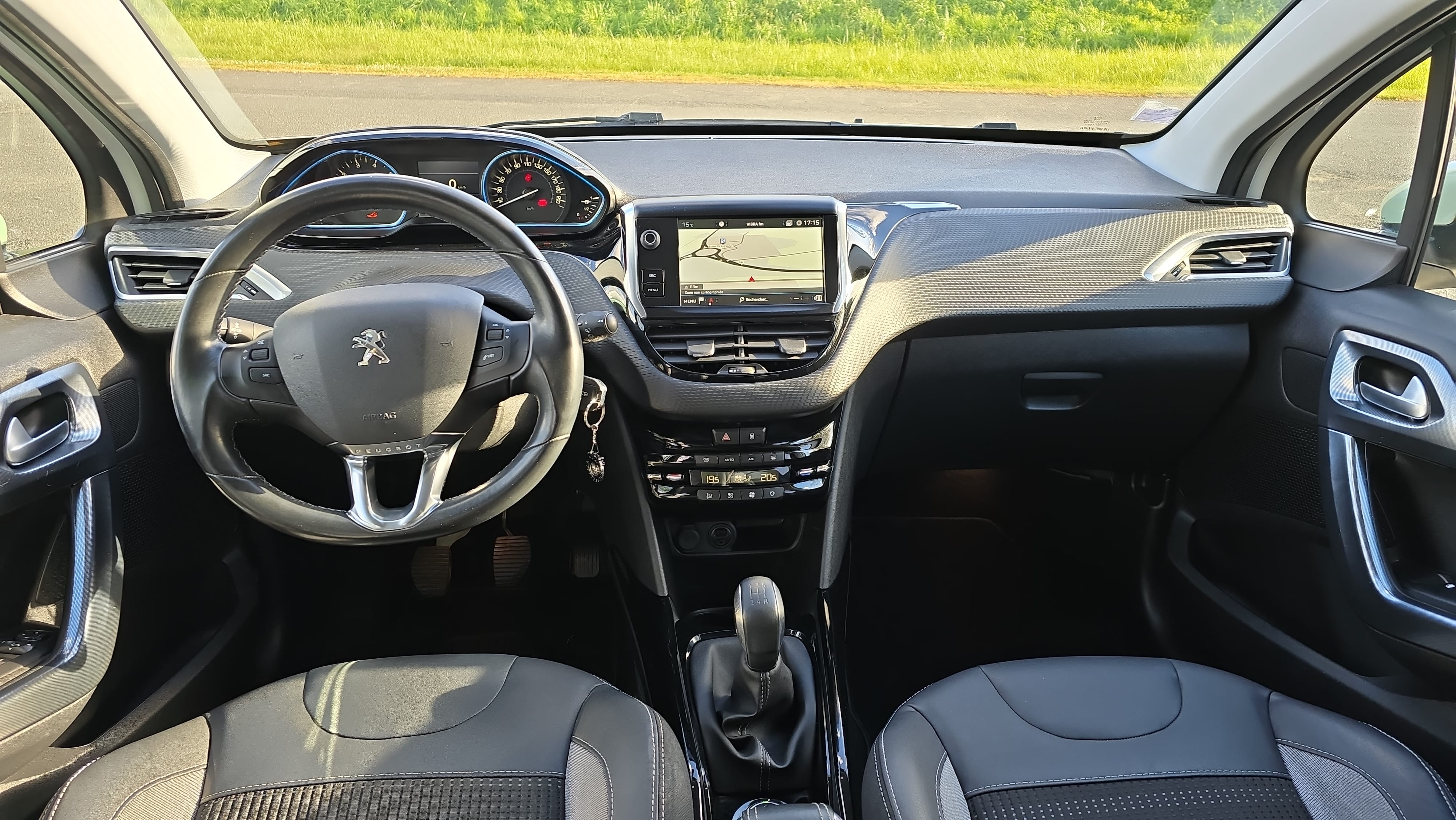 Peugeot 2008 avec GPS
