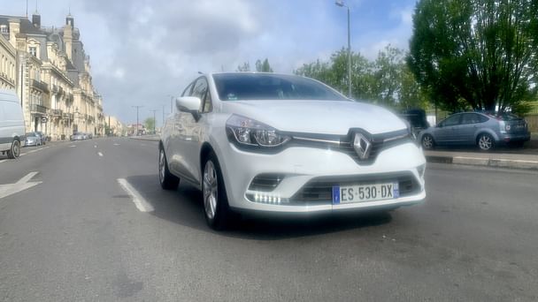 Renault Clio Louez la Renault Clio 4 Essence – Pratique, Économique et Confortable !