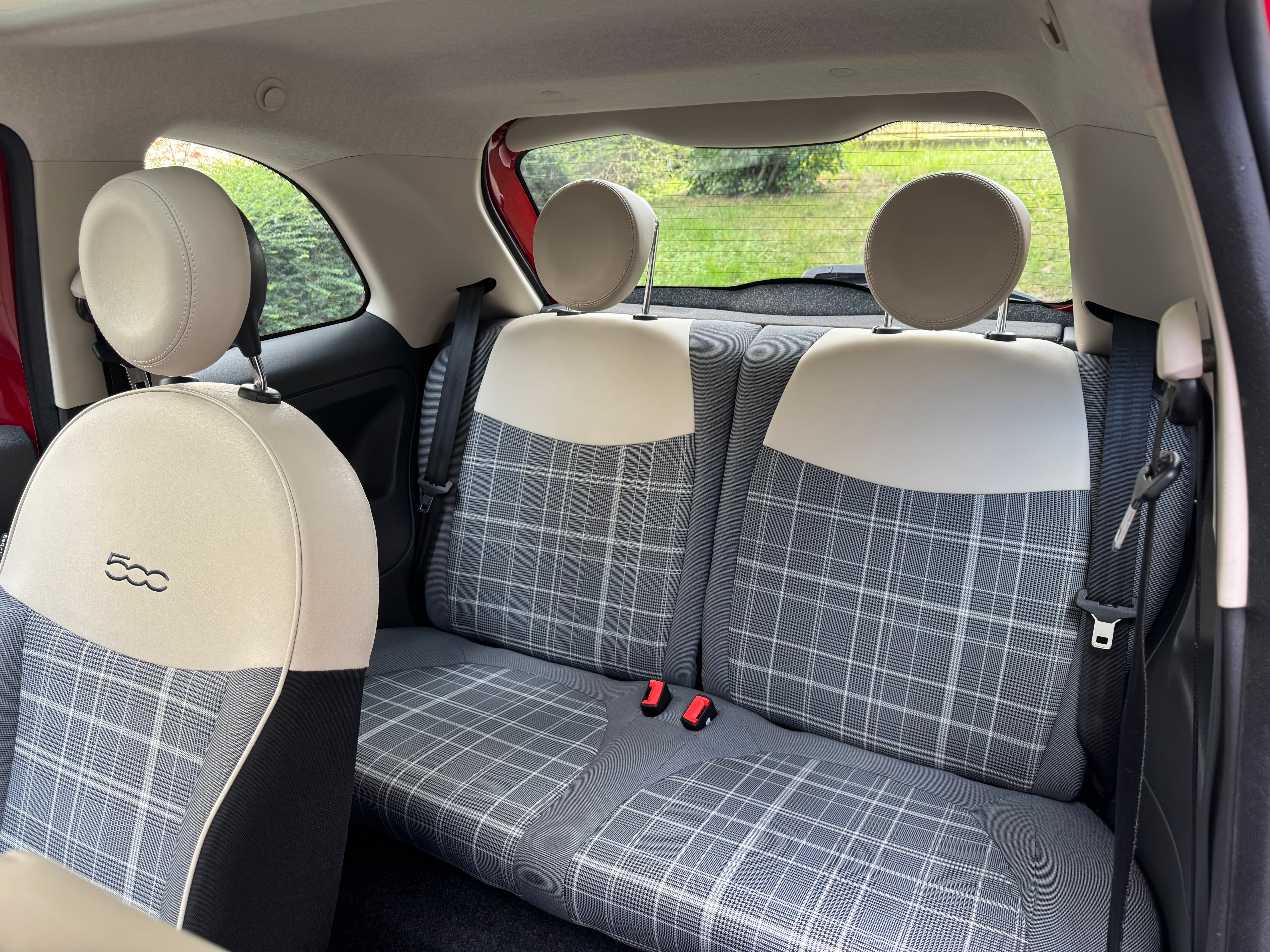 Fiat 500 con Puertos de carga USB