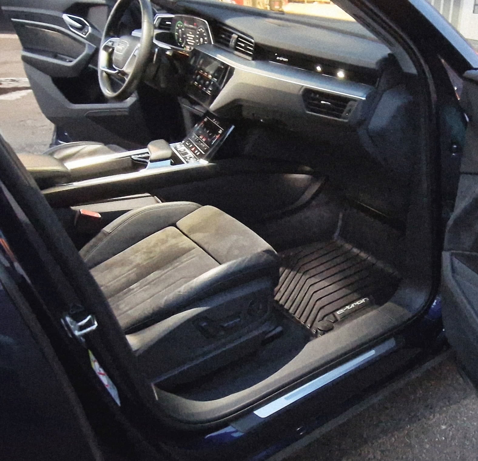 Audi Q4 55 e-tron med GPS