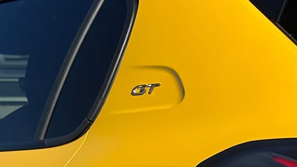 Peugeot 208 GT Line Jaune avec GPS