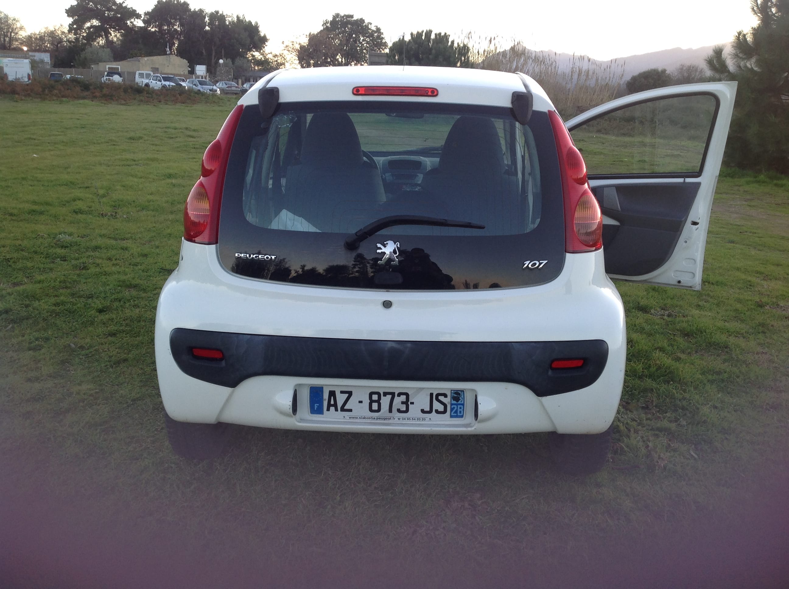 Peugeot 107 essence 4 cv