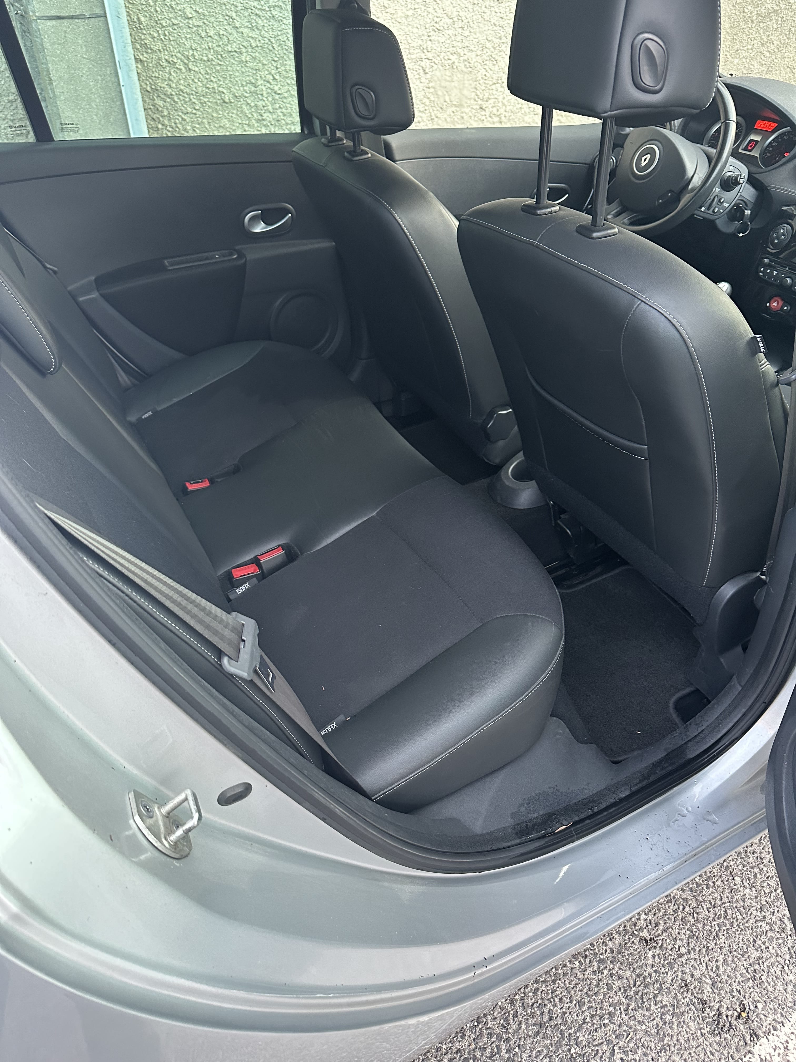 Renault Clio avec Entrée audio / iPod