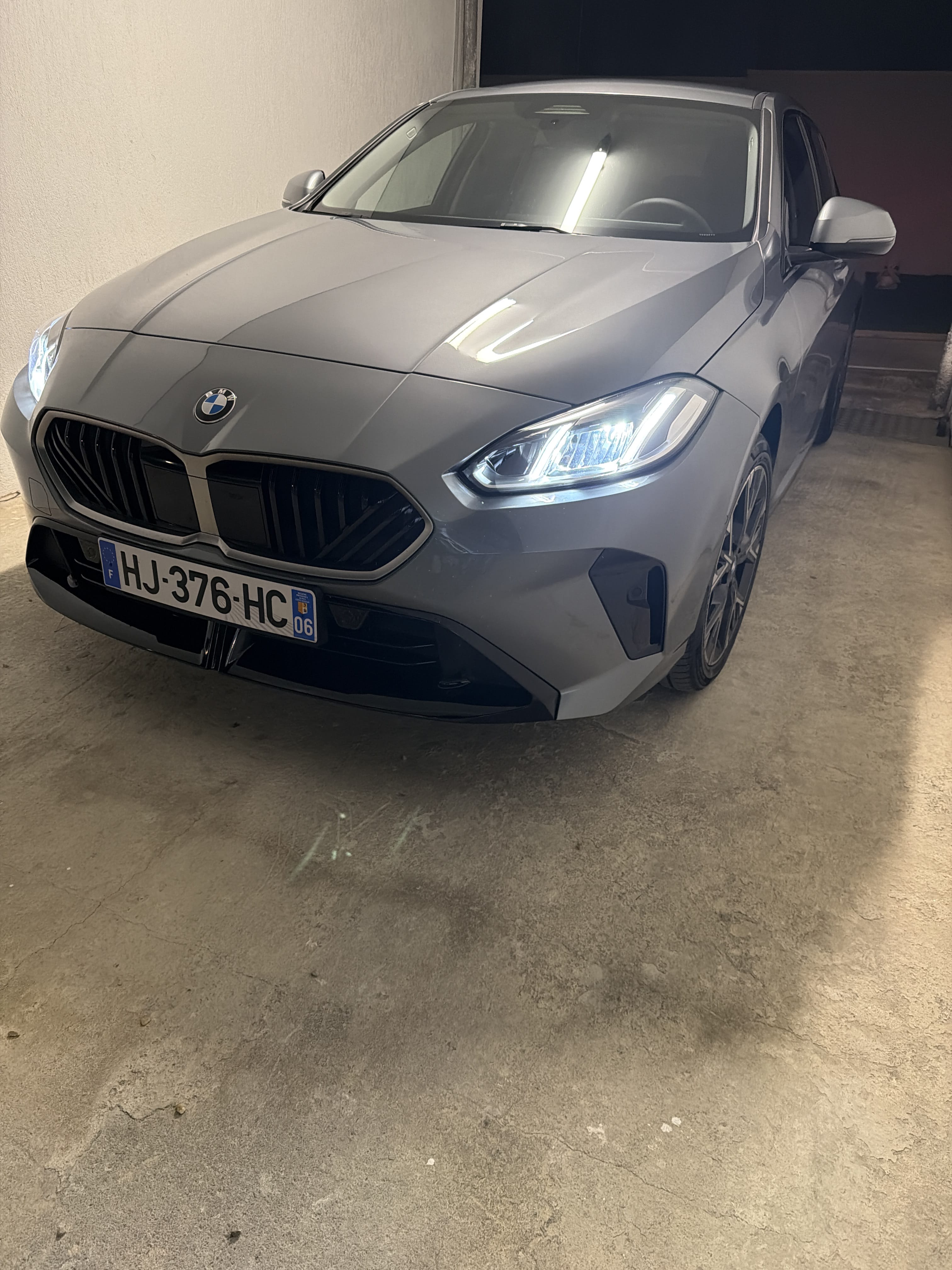 BMW Série 1, 2026, Essence 95 / Électrique (hybride), automatique