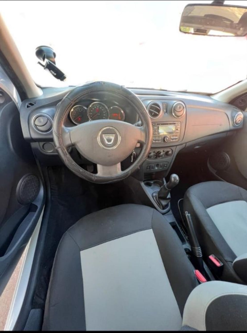 Dacia Sandero con Entrada de Audio/iPod