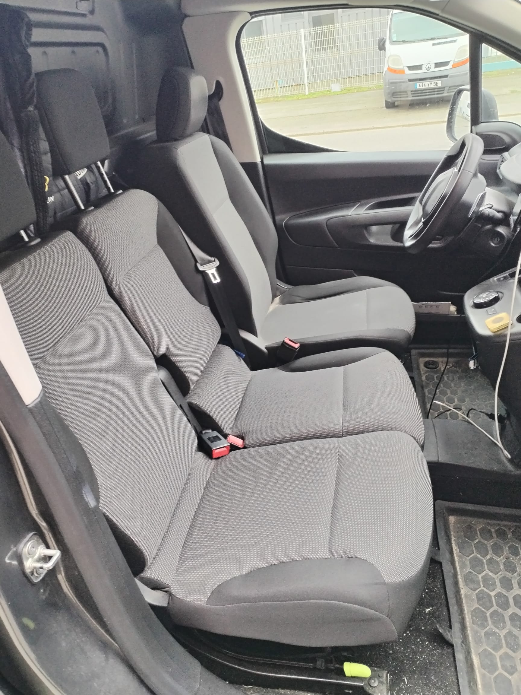 Peugeot Partner Fourgon avec Entrée audio / iPod