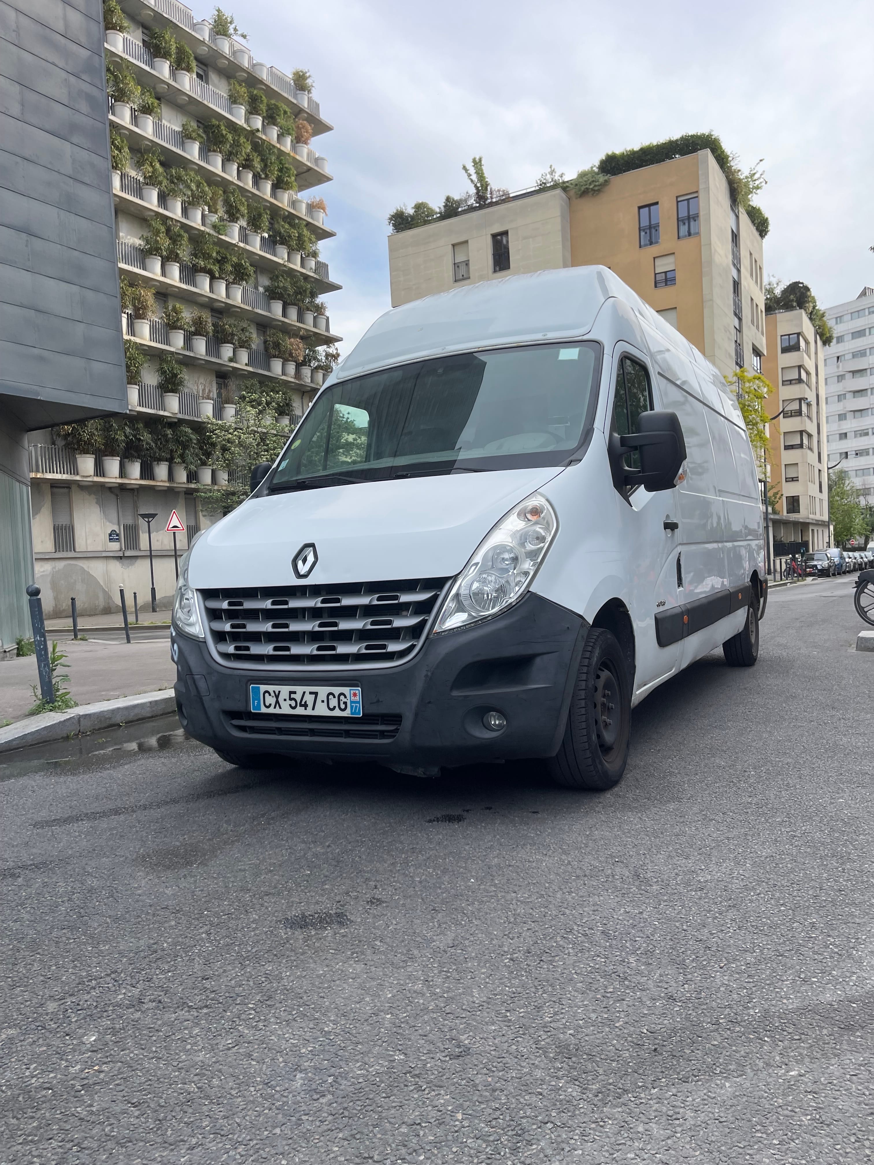 Renault Master with Cruise control