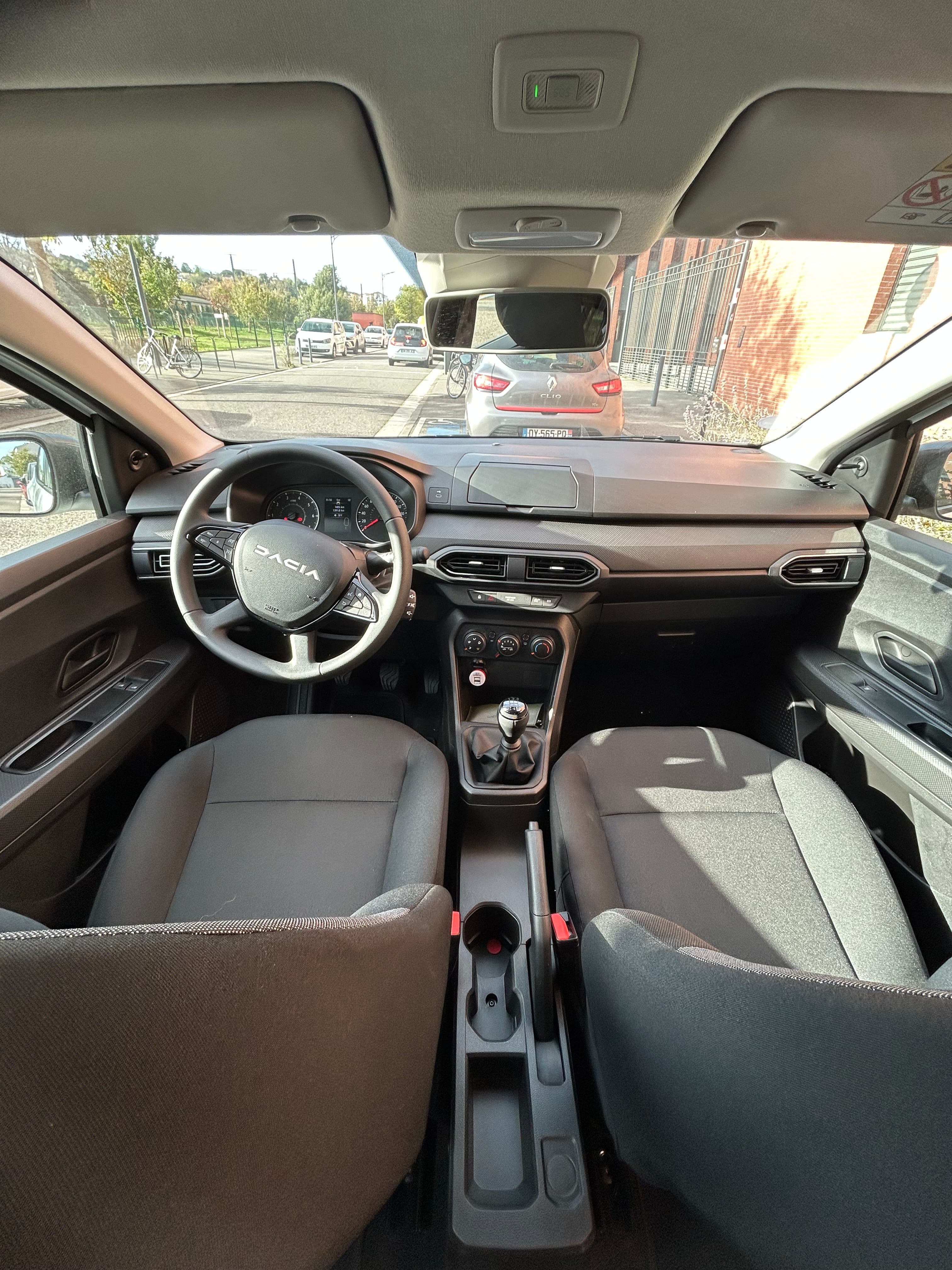 Dacia Sandero Essential met Autostoel baby