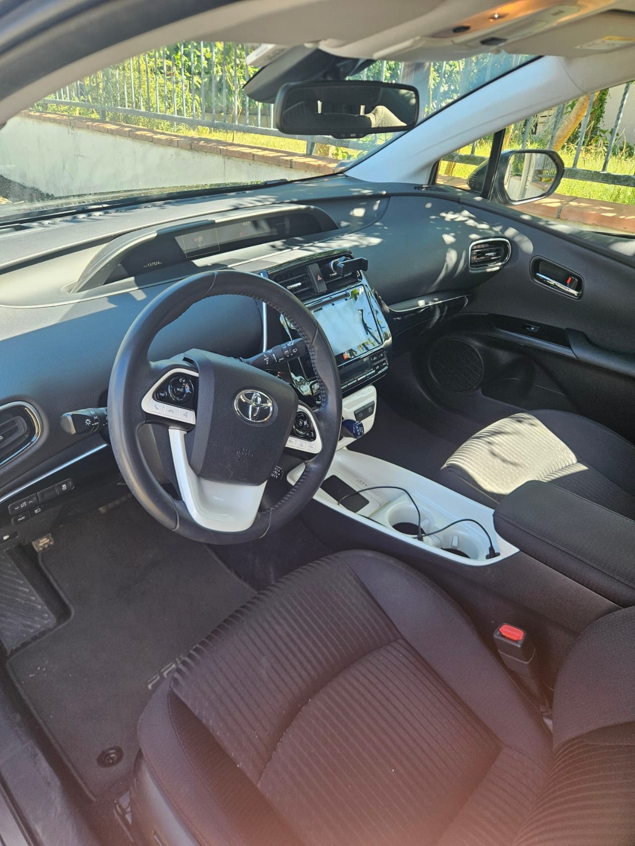 Toyota Prius Hybride boite auto avec Audio Bluetooth