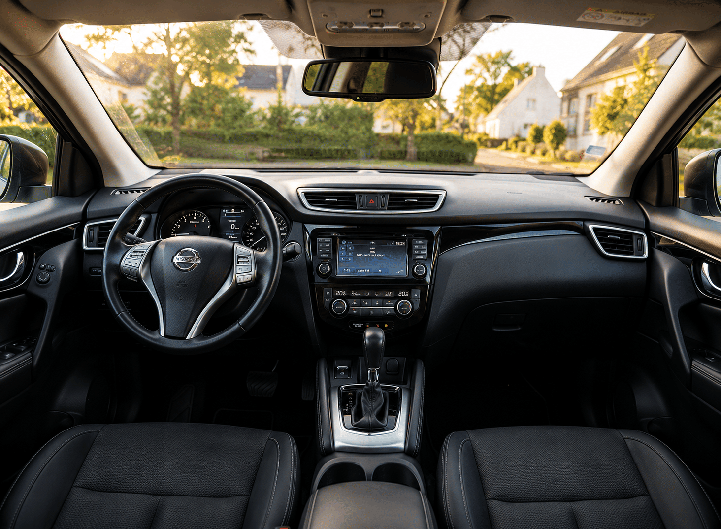 Nissan Qashqai 1.2 DIG-T 115 avec GPS