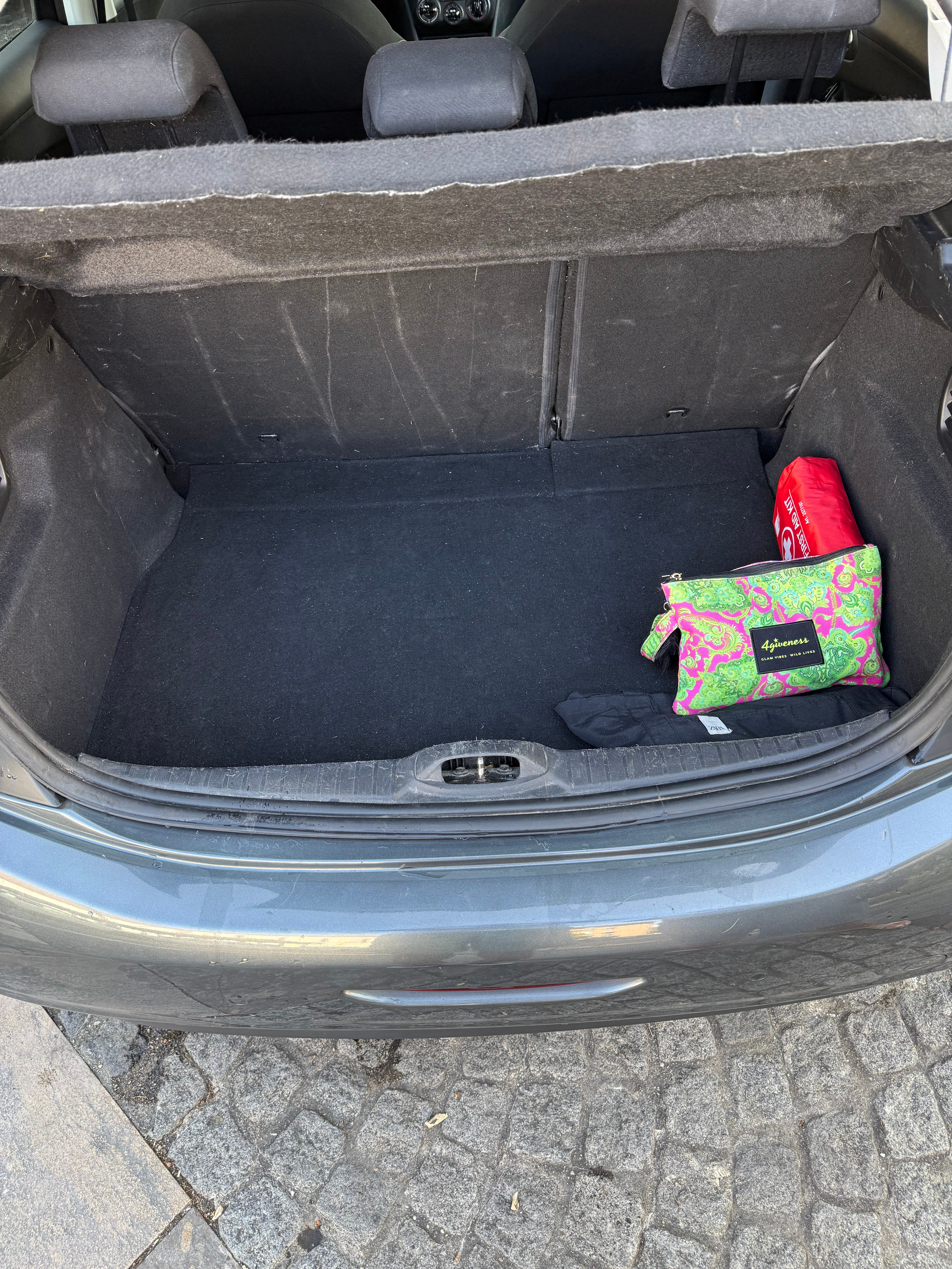 Peugeot 208 avec Autoradio