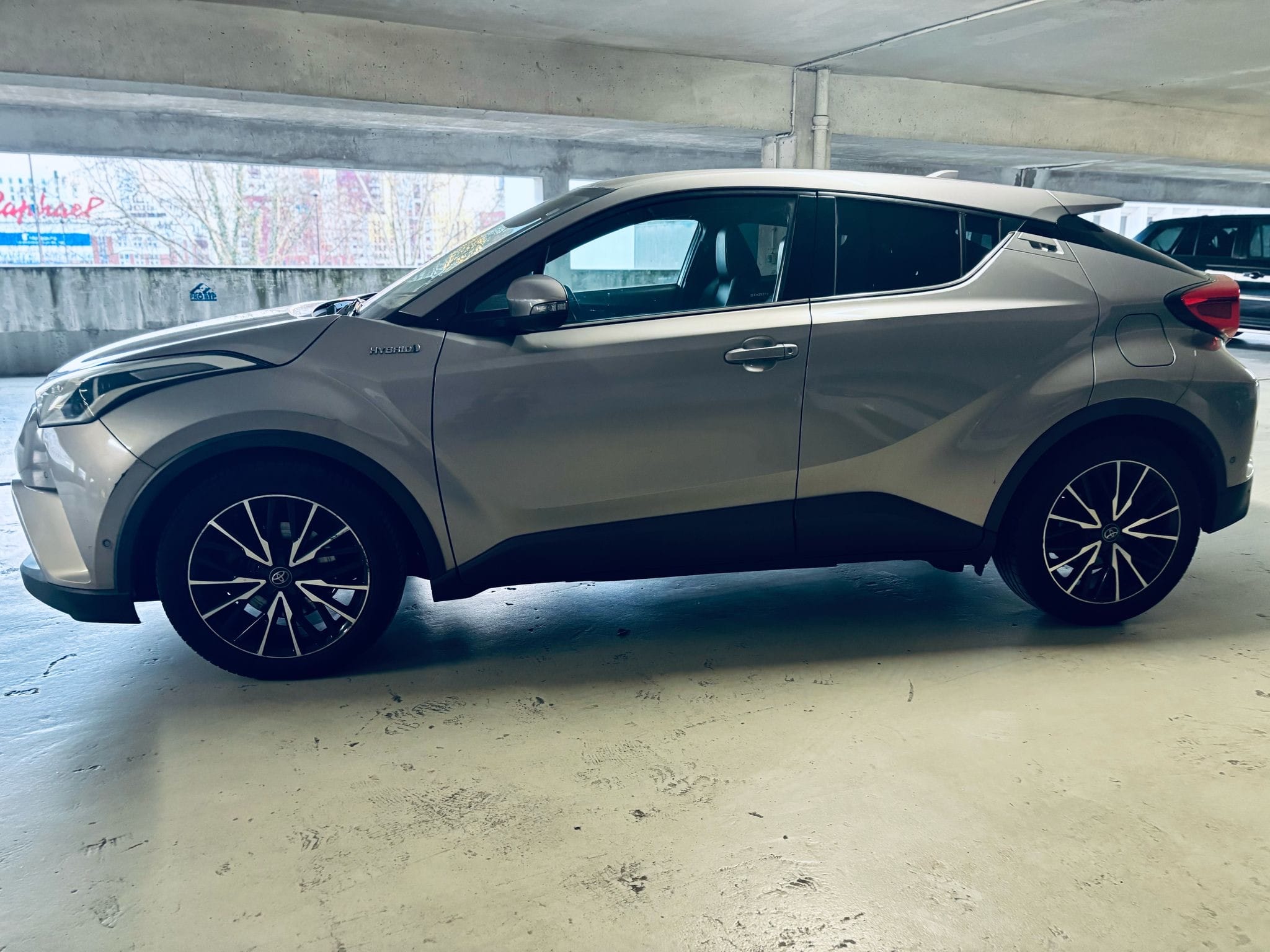 Toyota C-HR Hybrid avec Climatisation