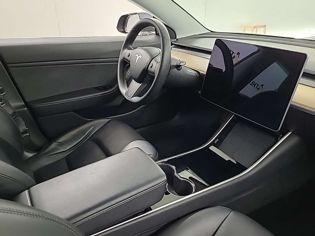 Tesla Model 3 Long Range avec GPS