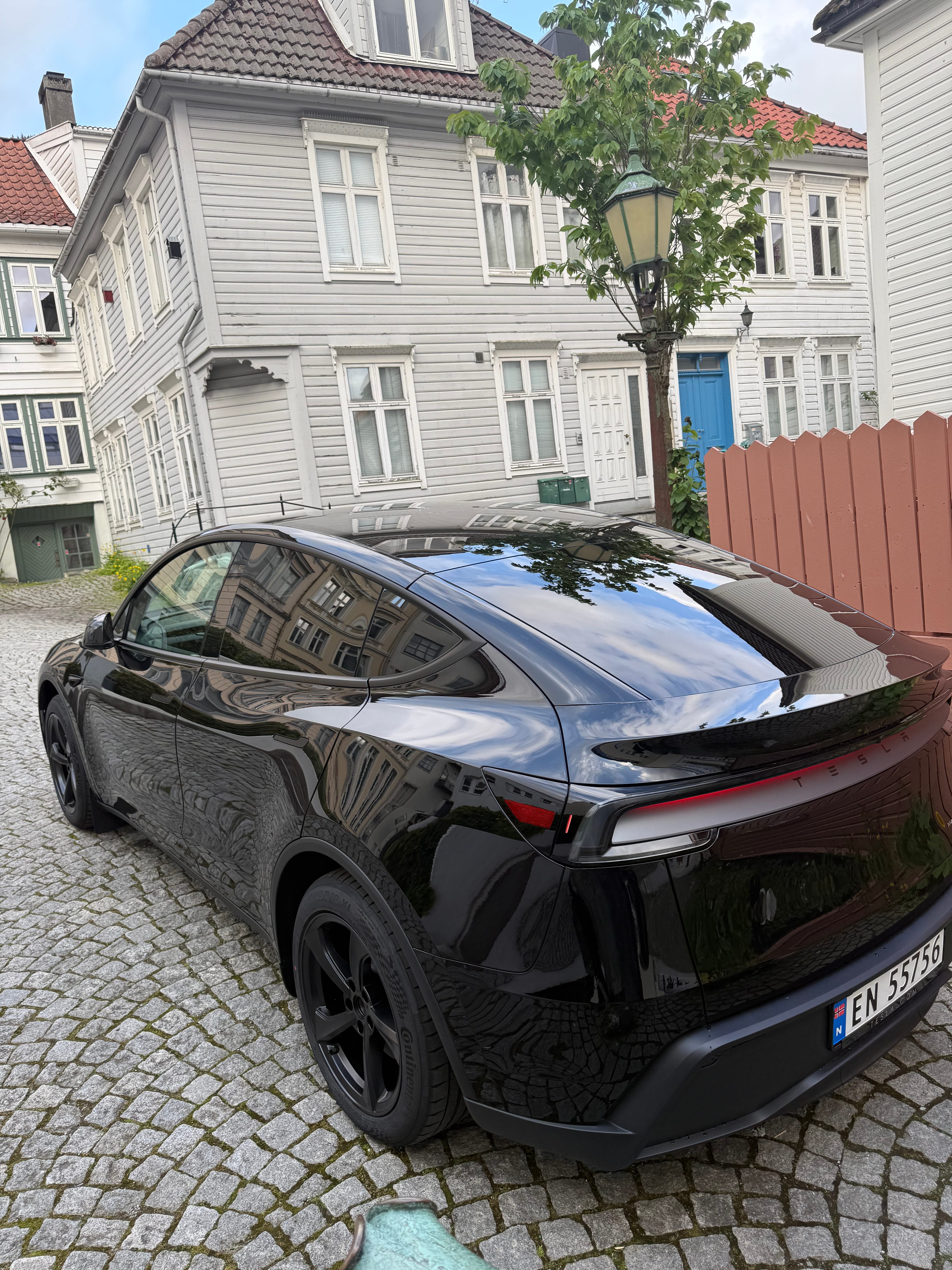 Tesla Model Y Long Range med GPS