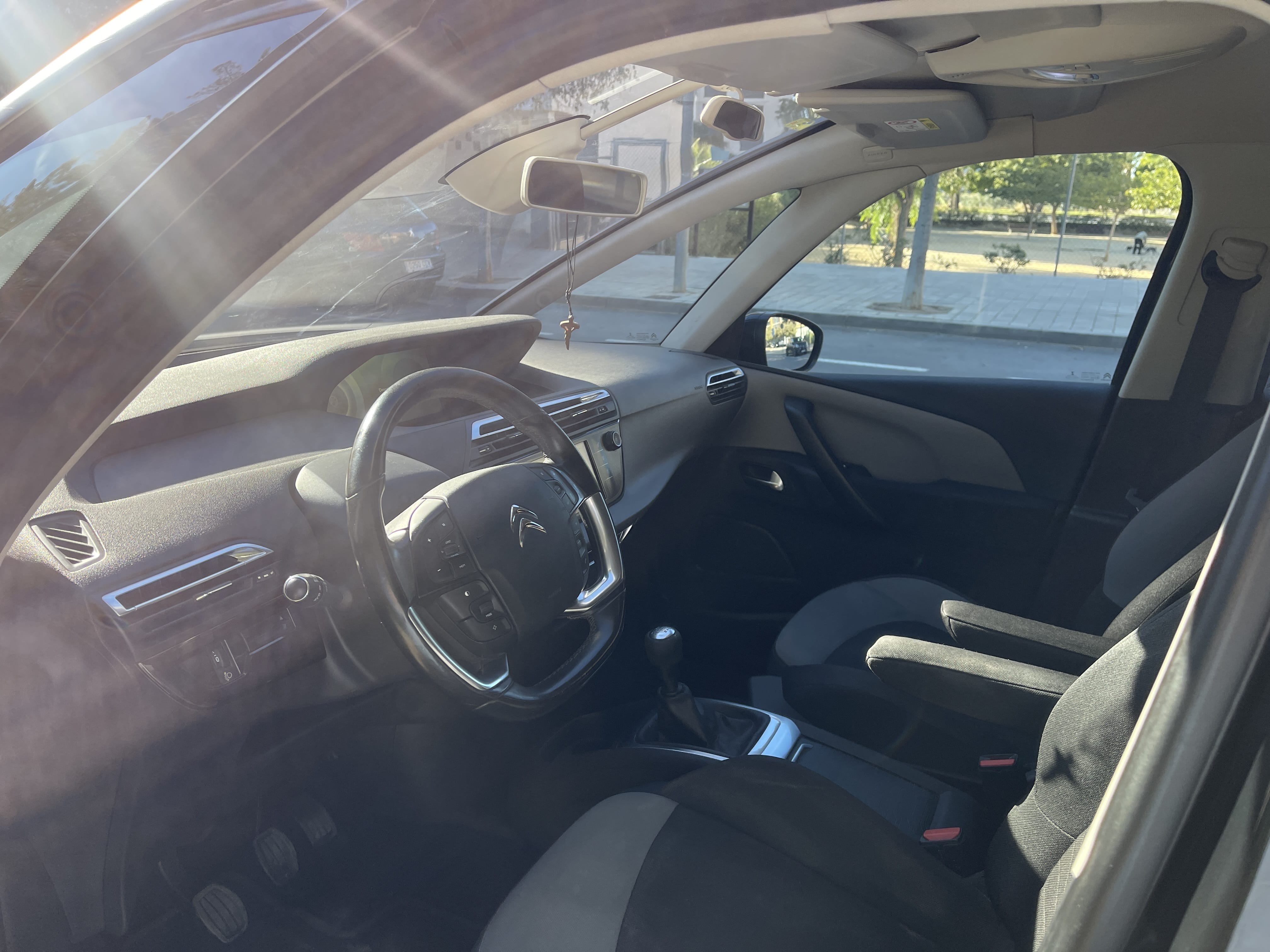 Citroen C4 Grand Picasso med Babysete