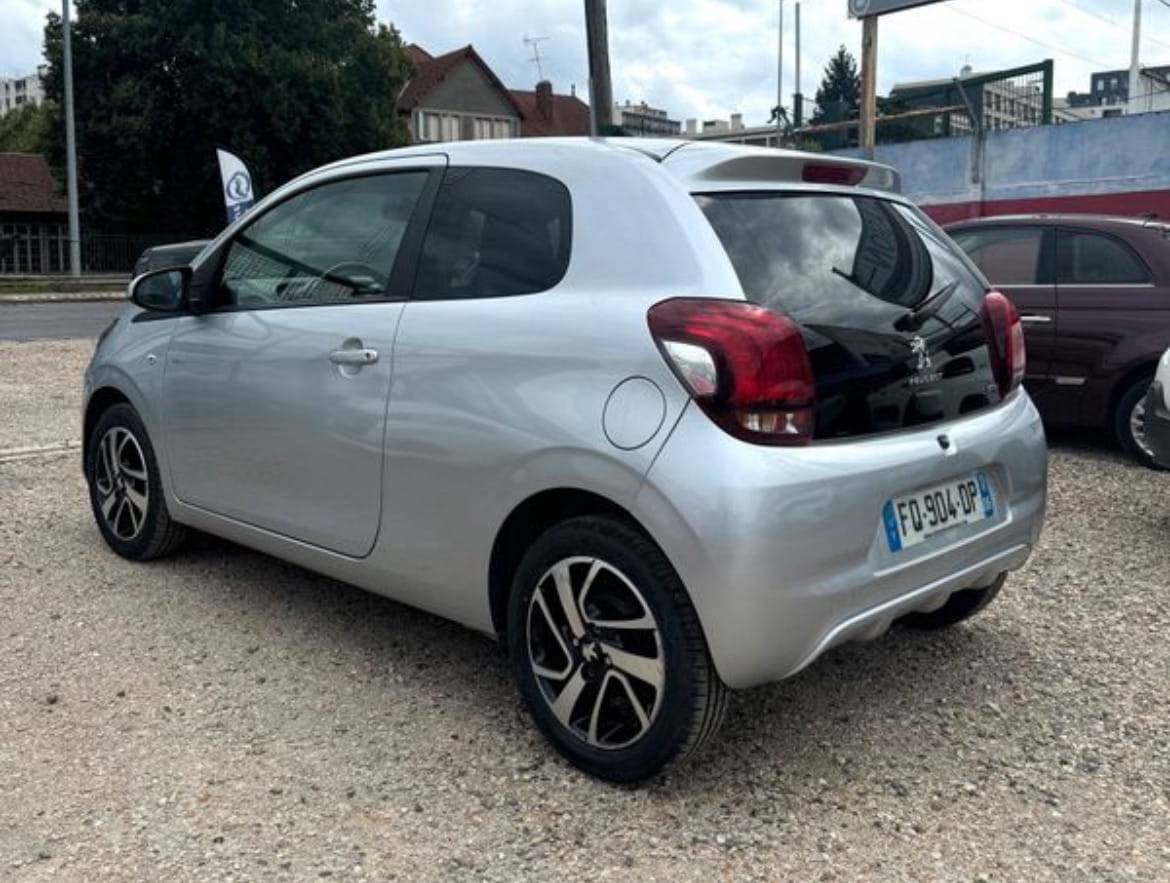 Peugeot 108 avec Entrée audio / iPod