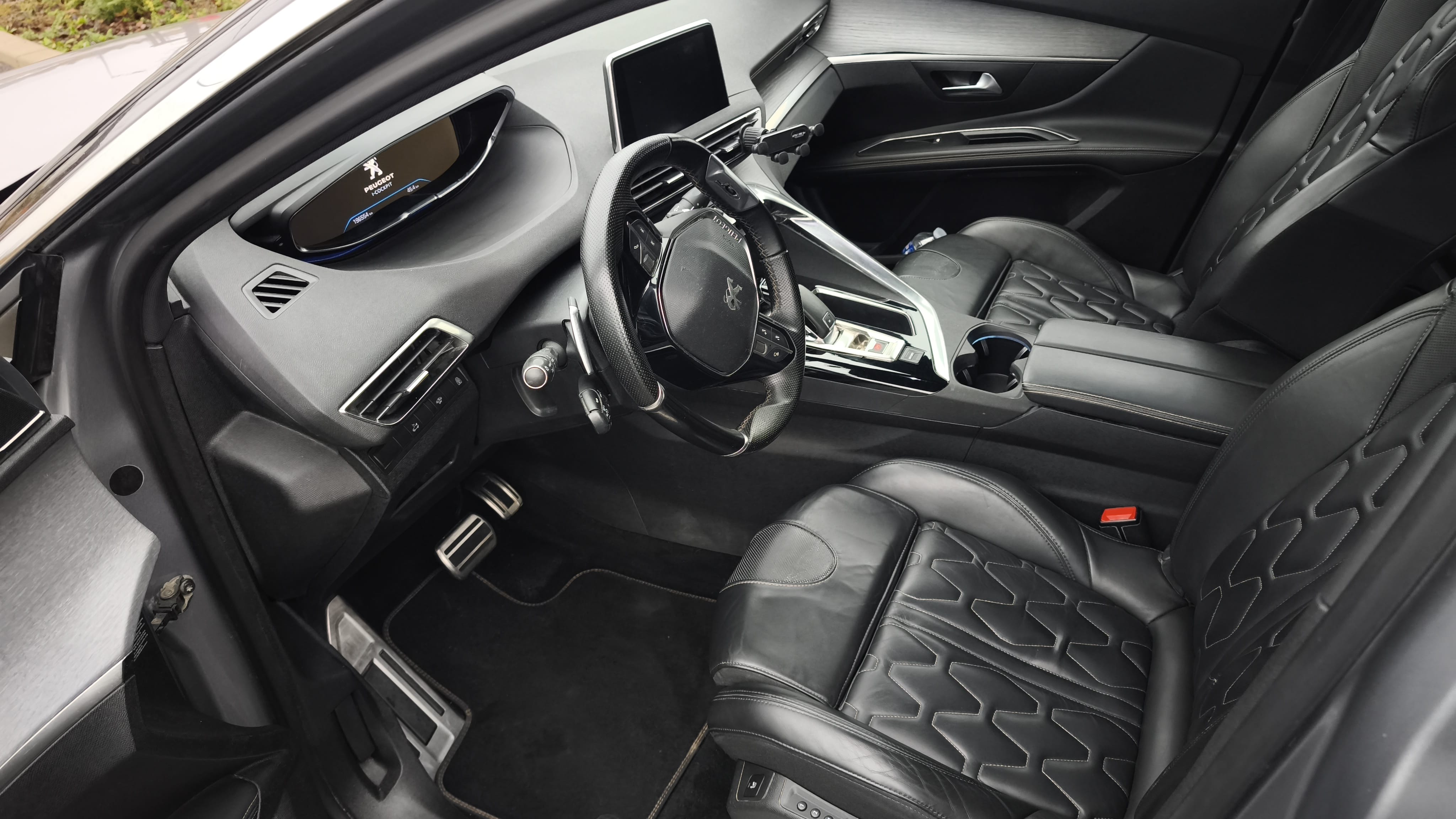 Peugeot 5008  GT 7 places Full Options 180 ch avec GPS