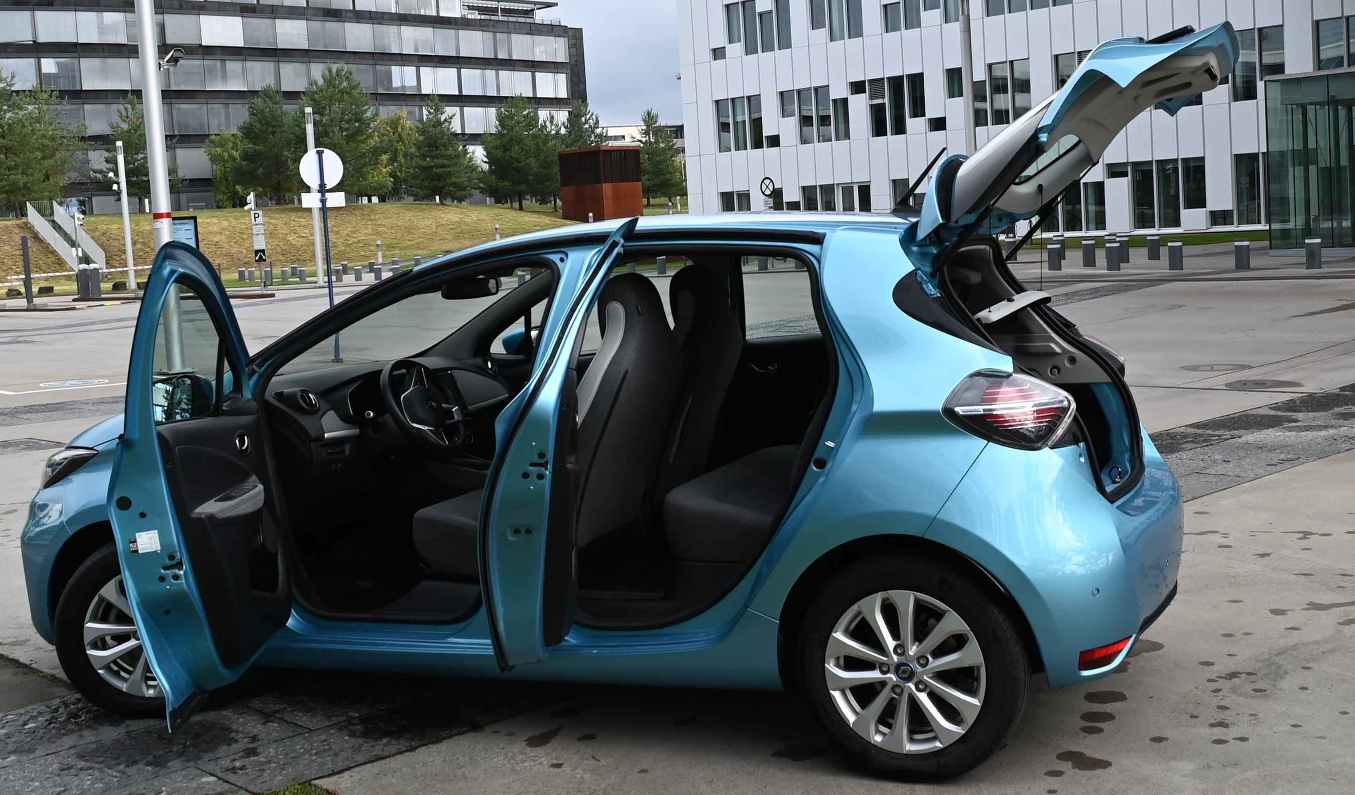 Renault ZOE ZE50 - Stort Batteri, WLTP 395KM, HurtigLading 50KW med Vinterdekk