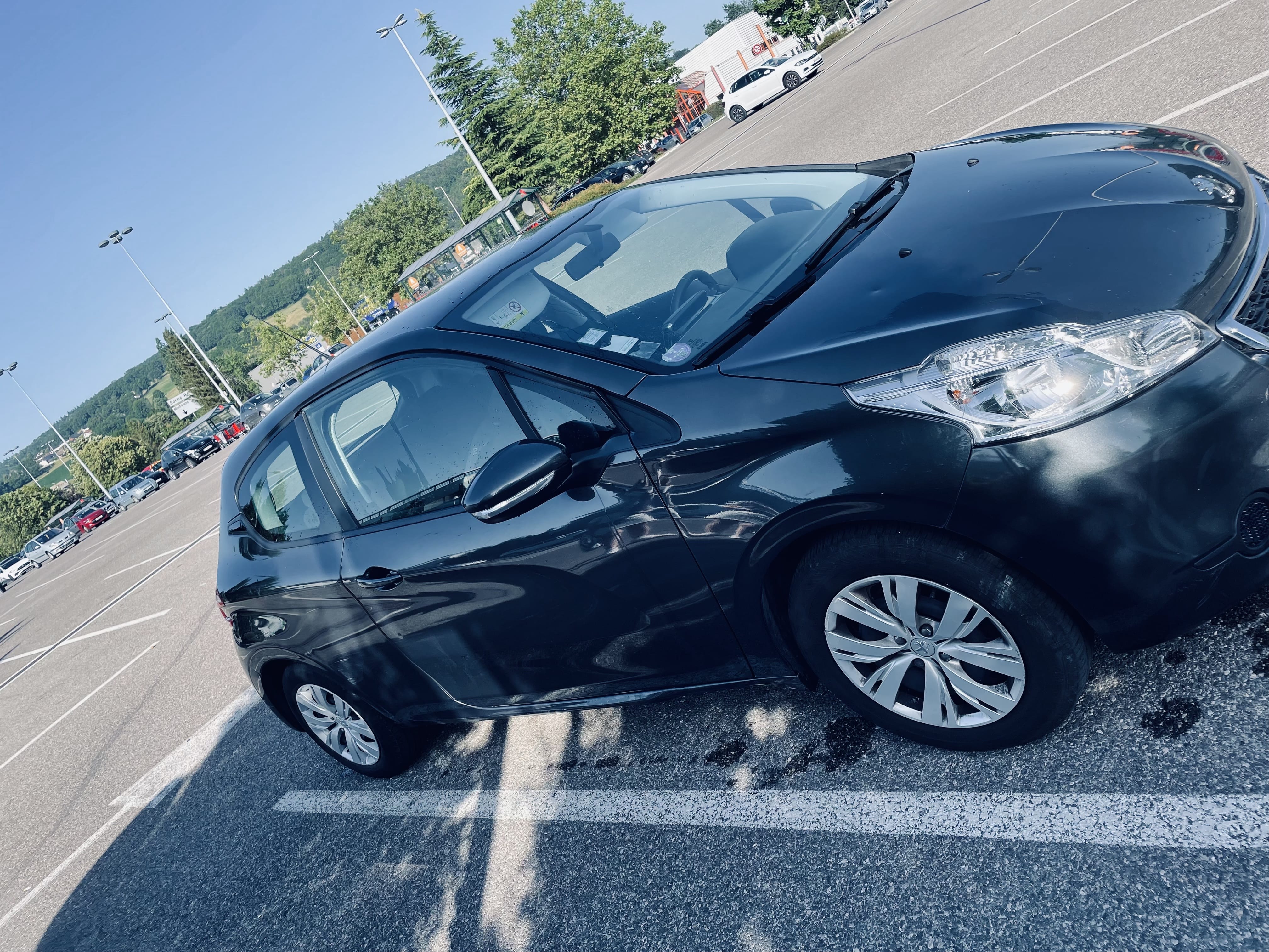 Peugeot 208 1,2 puretech avec Climatisation