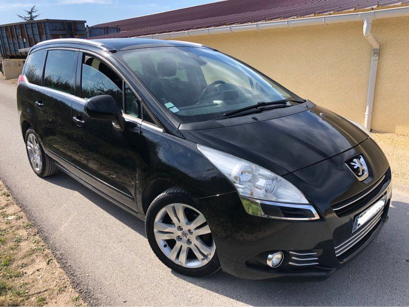 Peugeot 5008 7 places HDI CLIM AUTO GPS TOIT PANORAMIQUE NOIR avec Climatisation