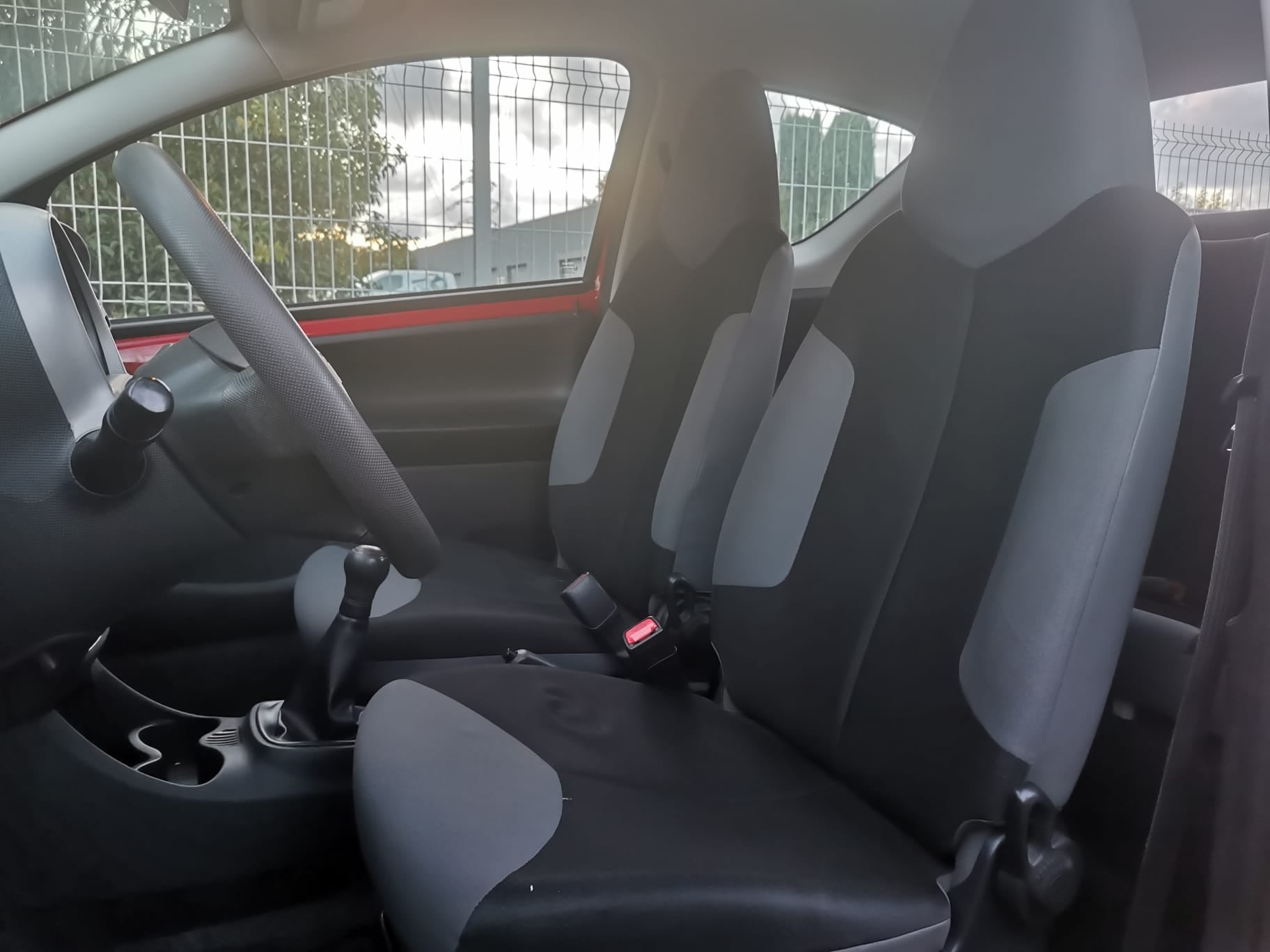 Peugeot 107 1.0 essence 70 cv FIABLE