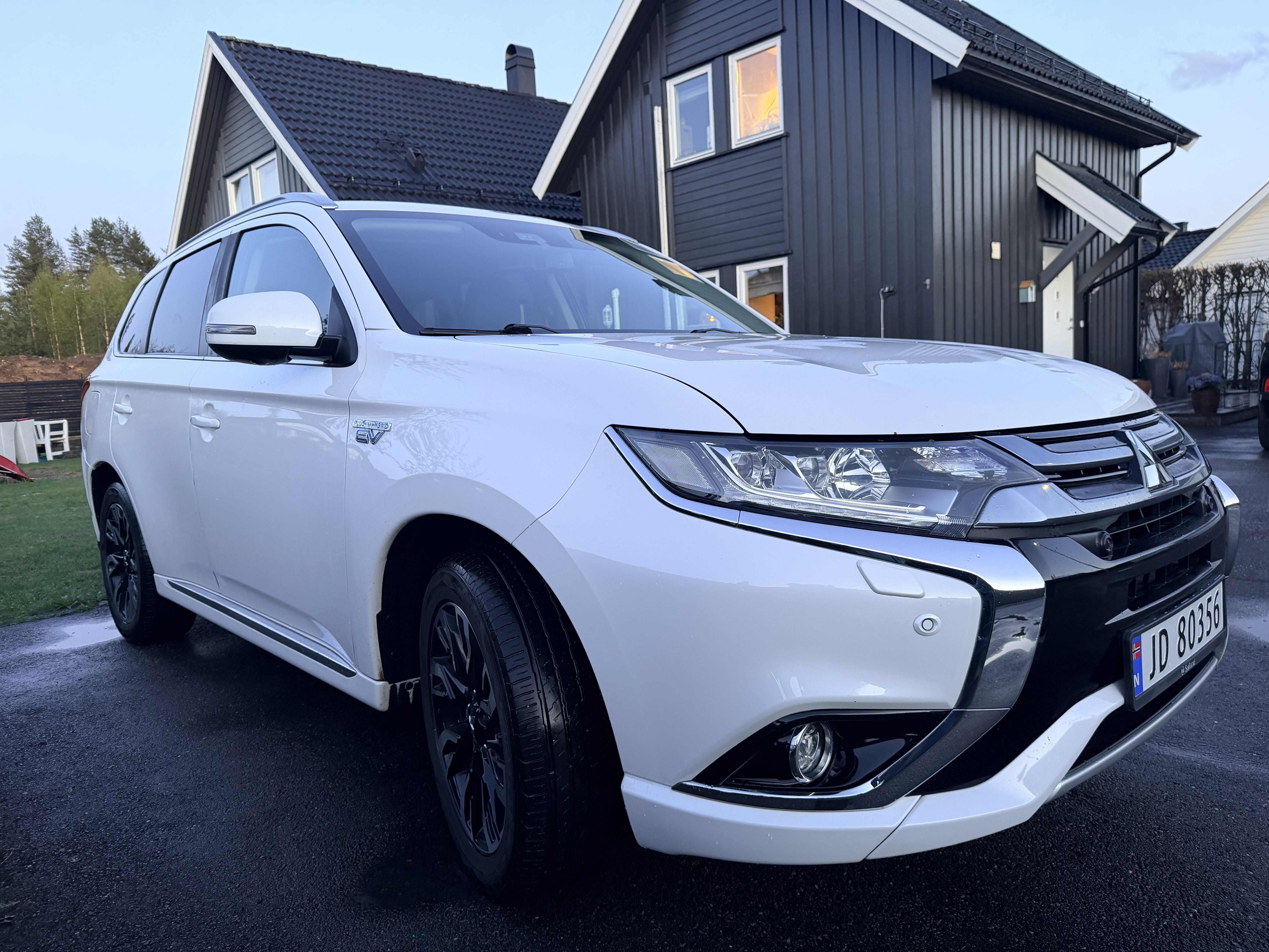 Mitsubishi Outlander PHEV MOTION, 2017, Blyfri 95, automatic